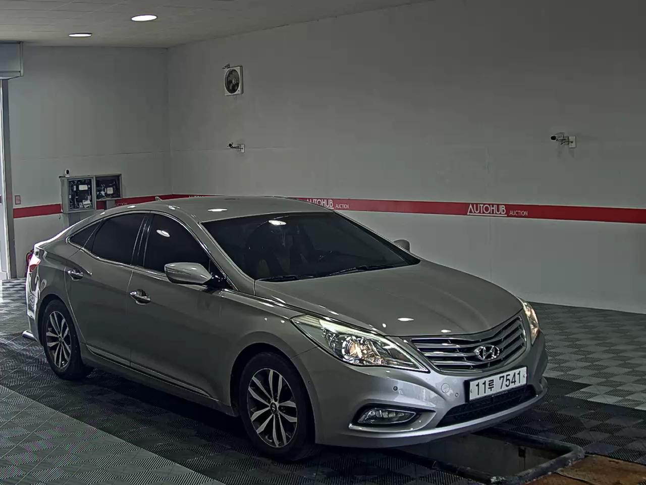 2011 - hyundai grandeur