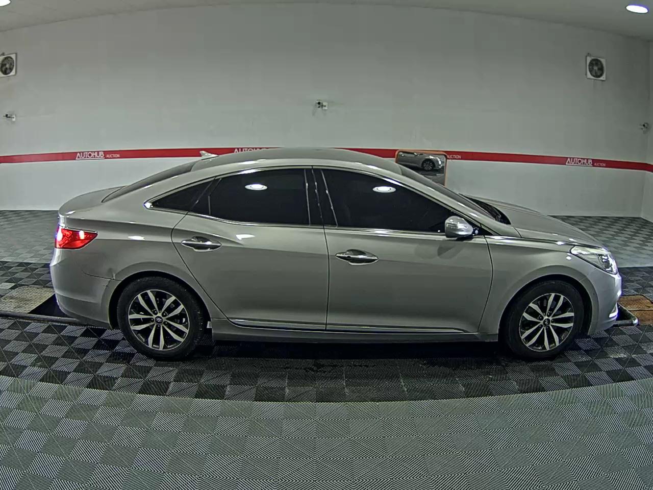 2011 - hyundai grandeur