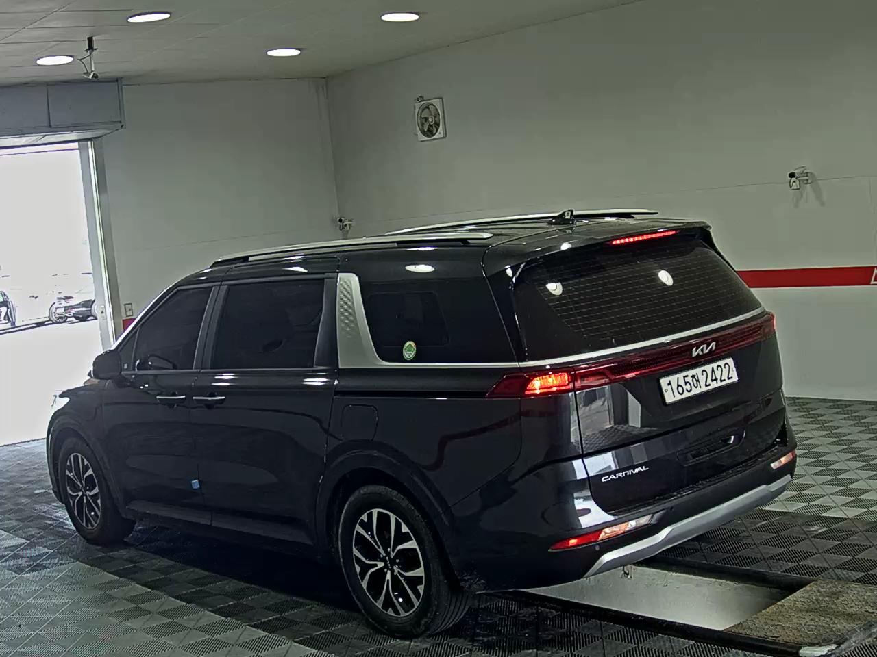 2022 - kia carnival
