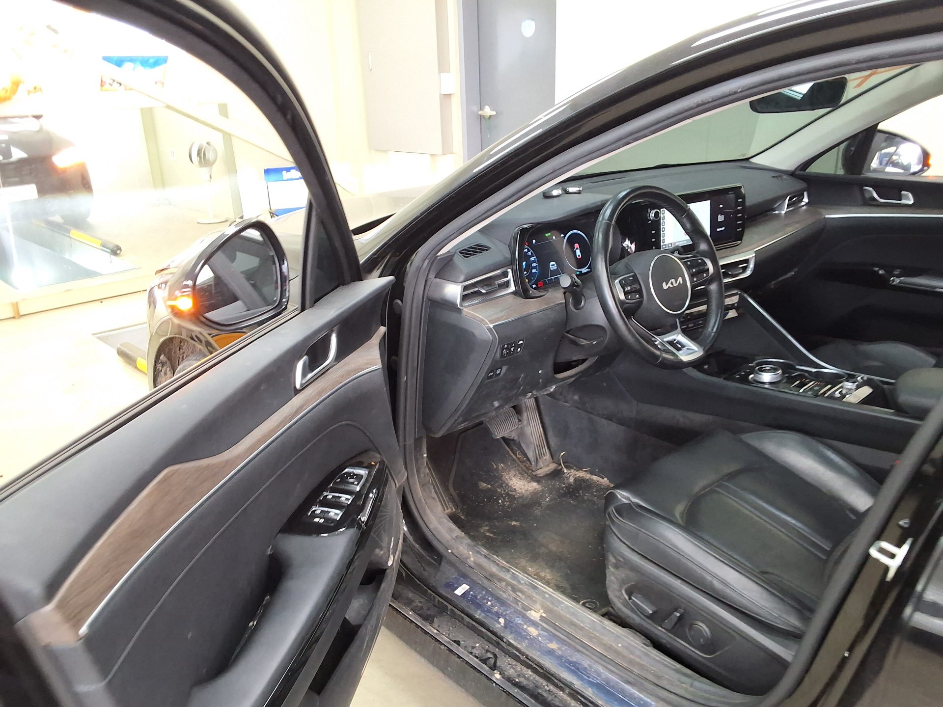 2023 - kia k5