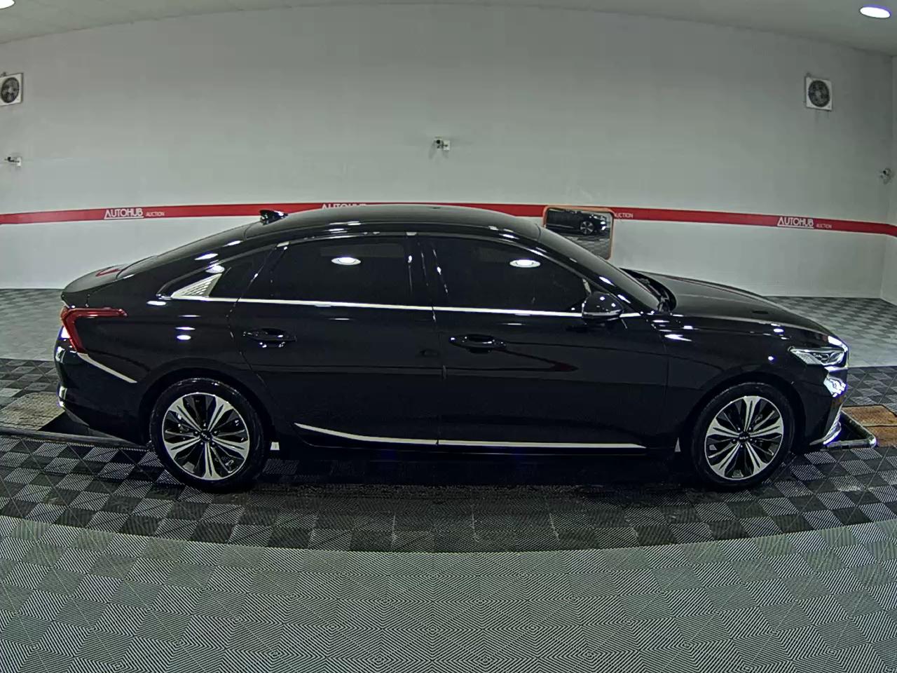 2022 - kia k8