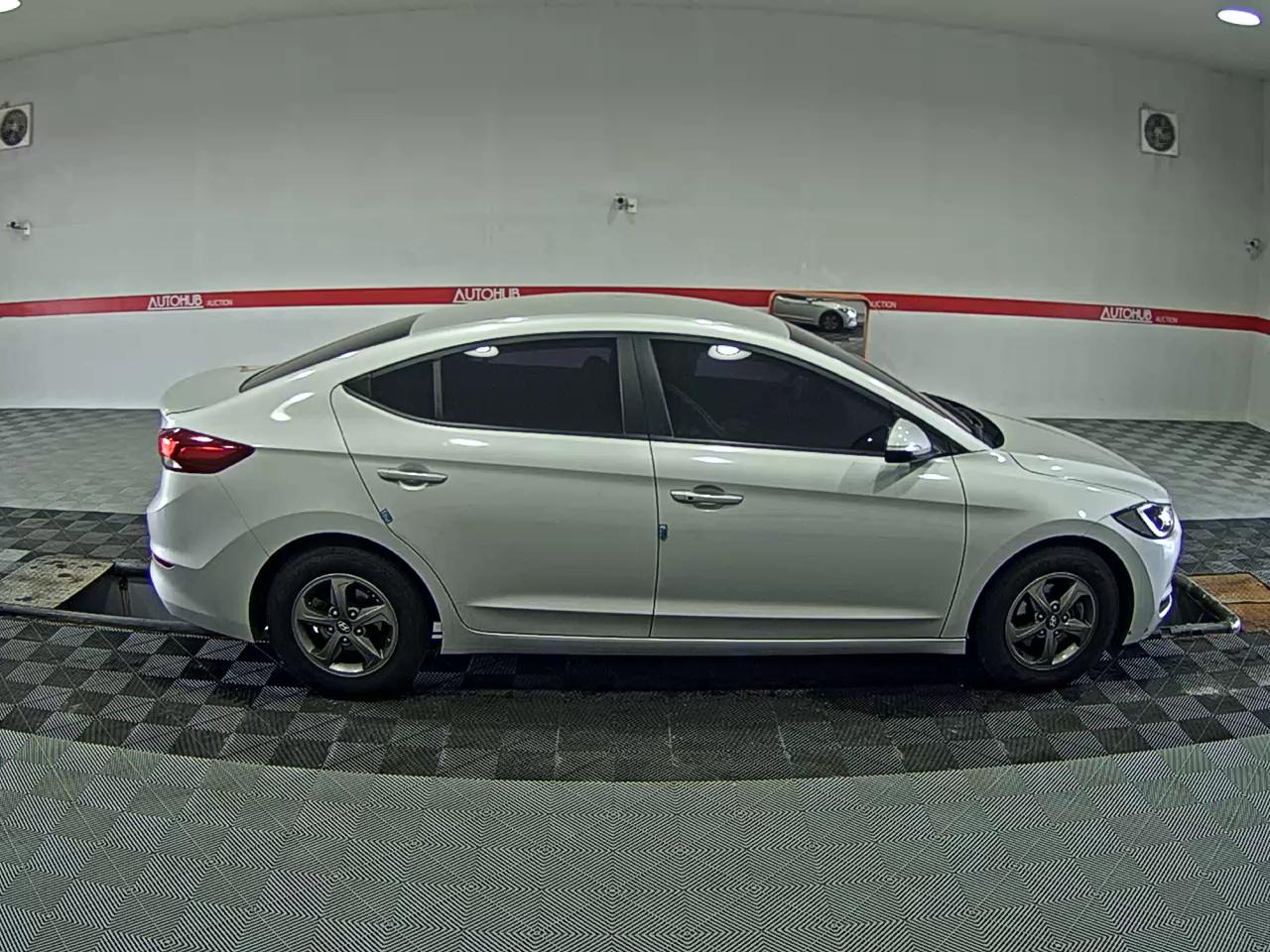 2017 - hyundai avante