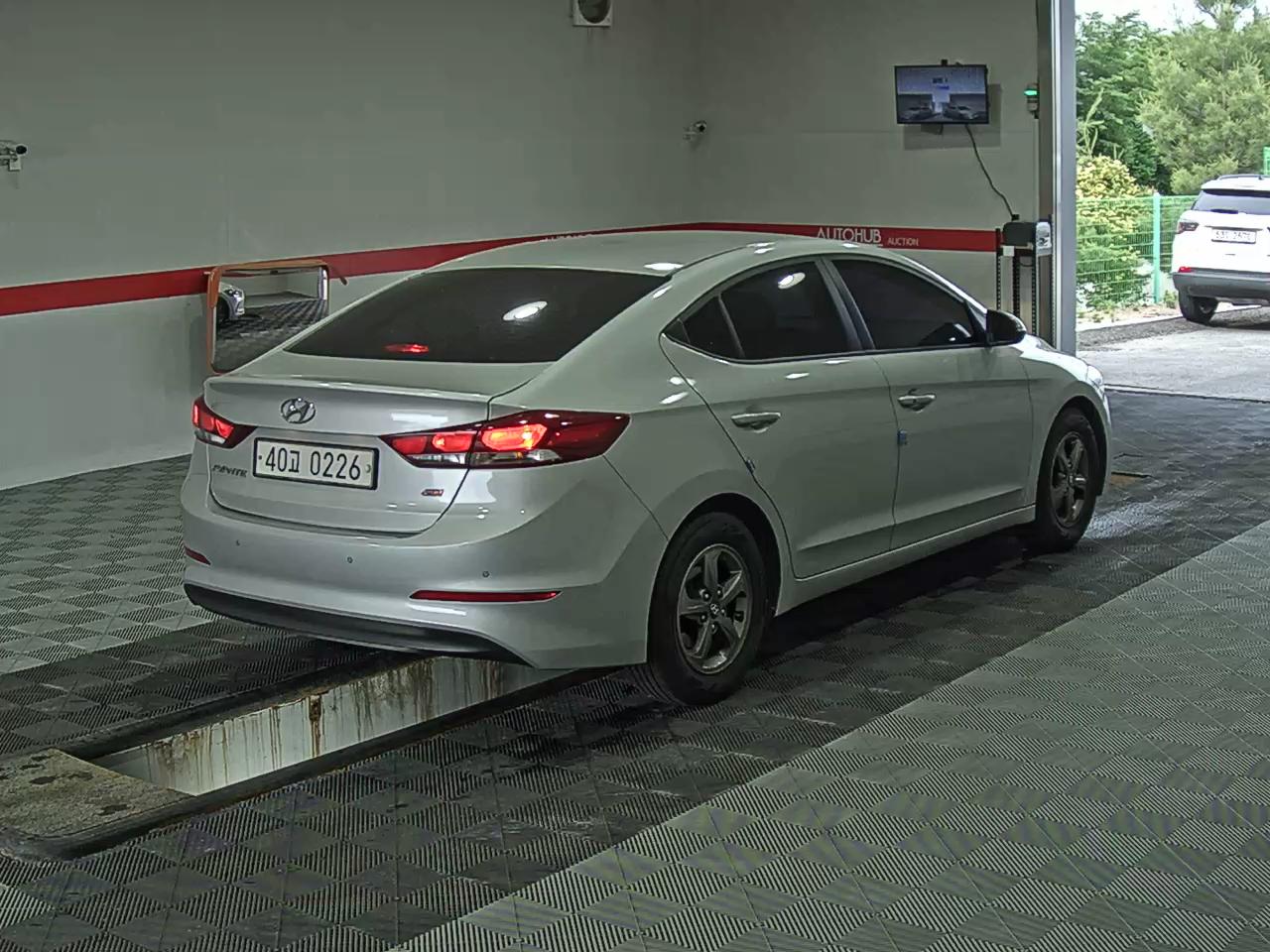 2017 - hyundai avante