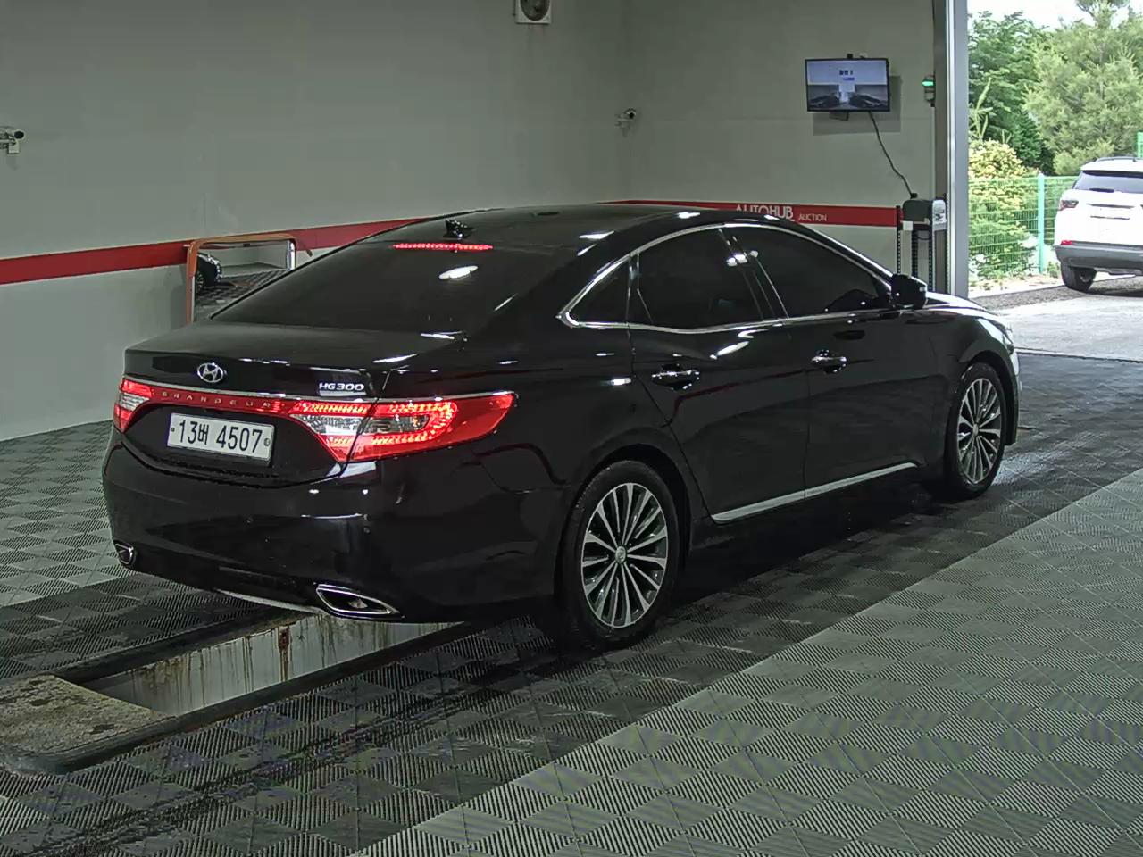 2013 - hyundai grandeur