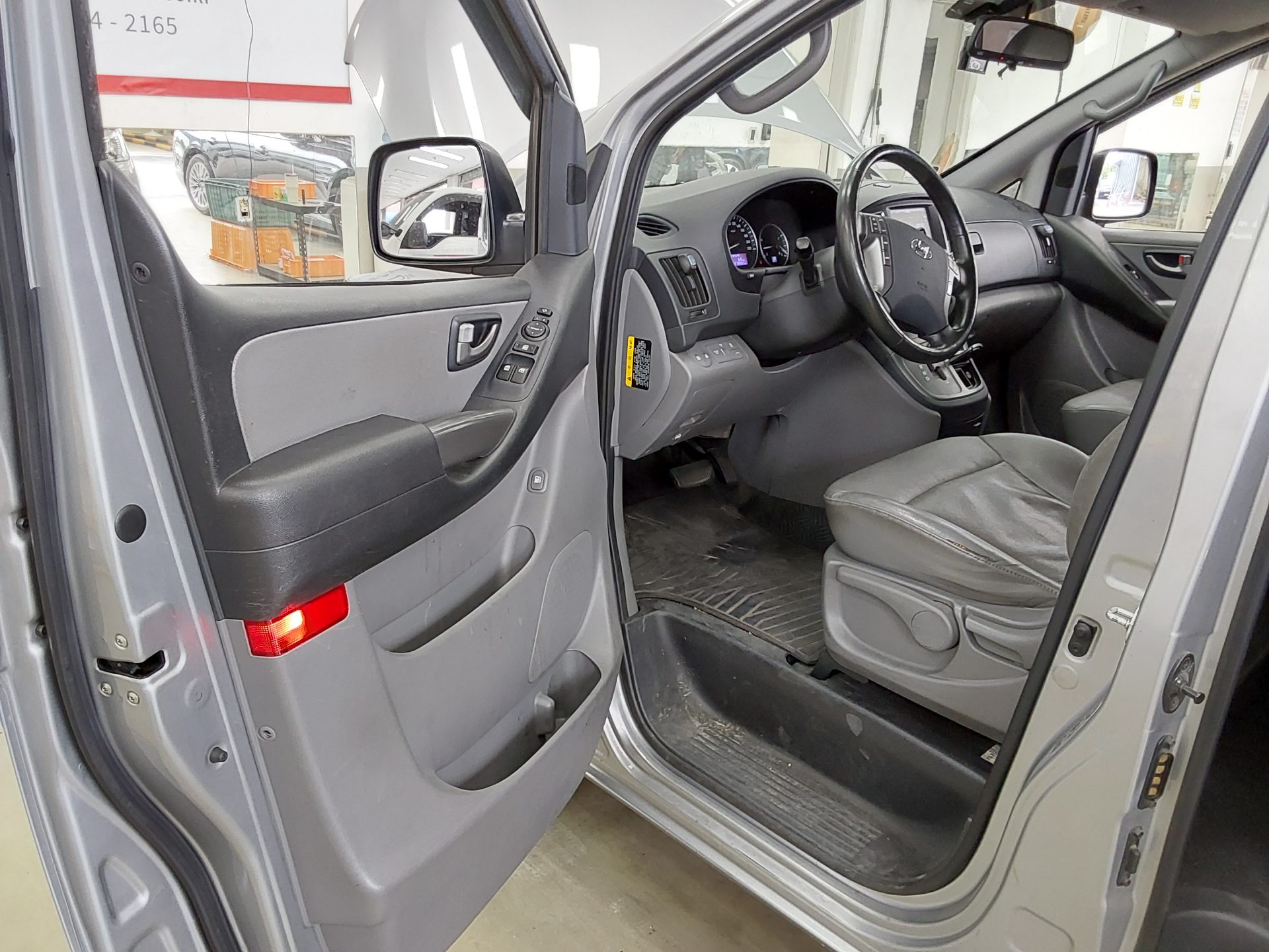 2019 - hyundai grand starex