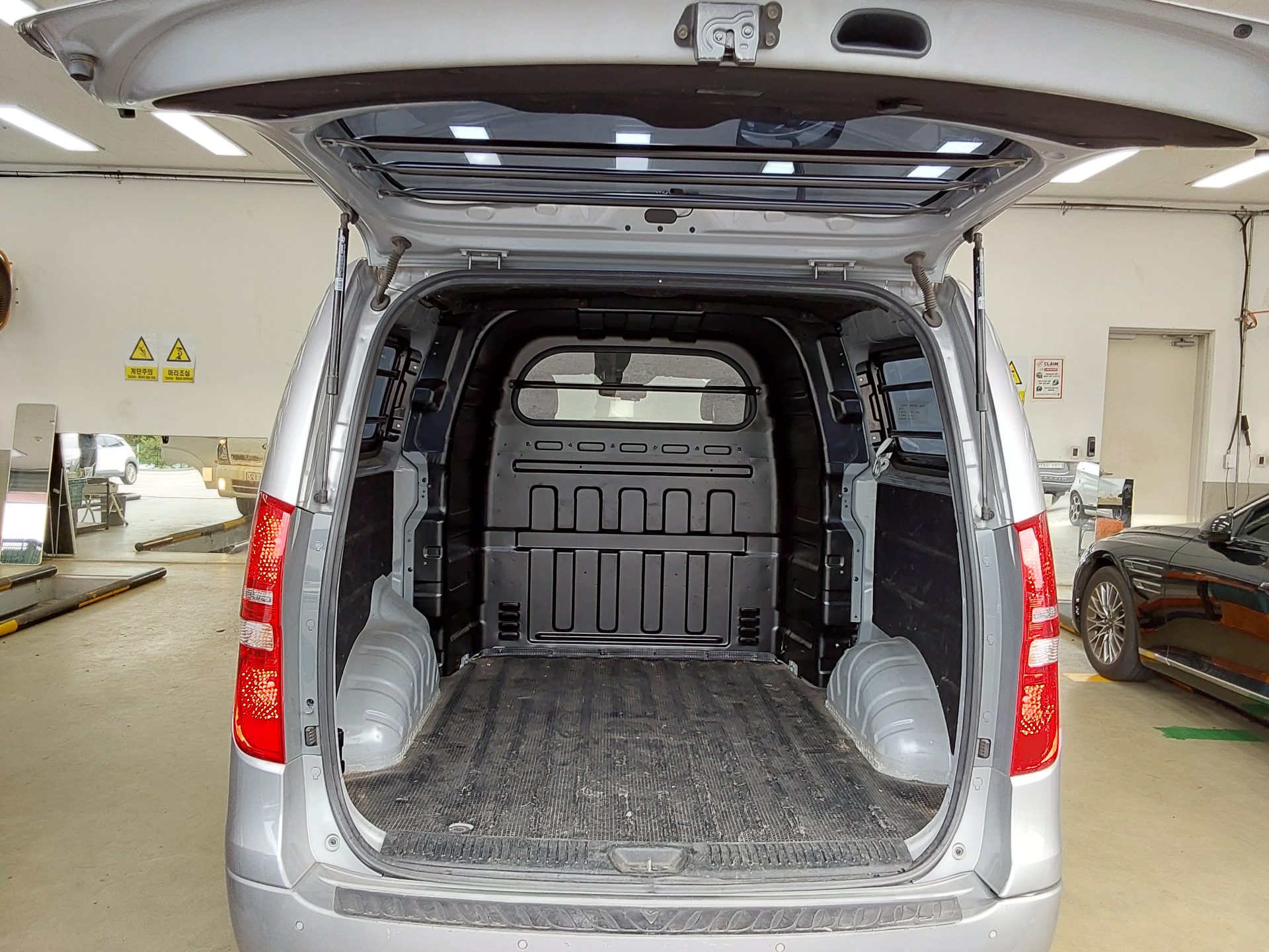 2019 - hyundai grand starex