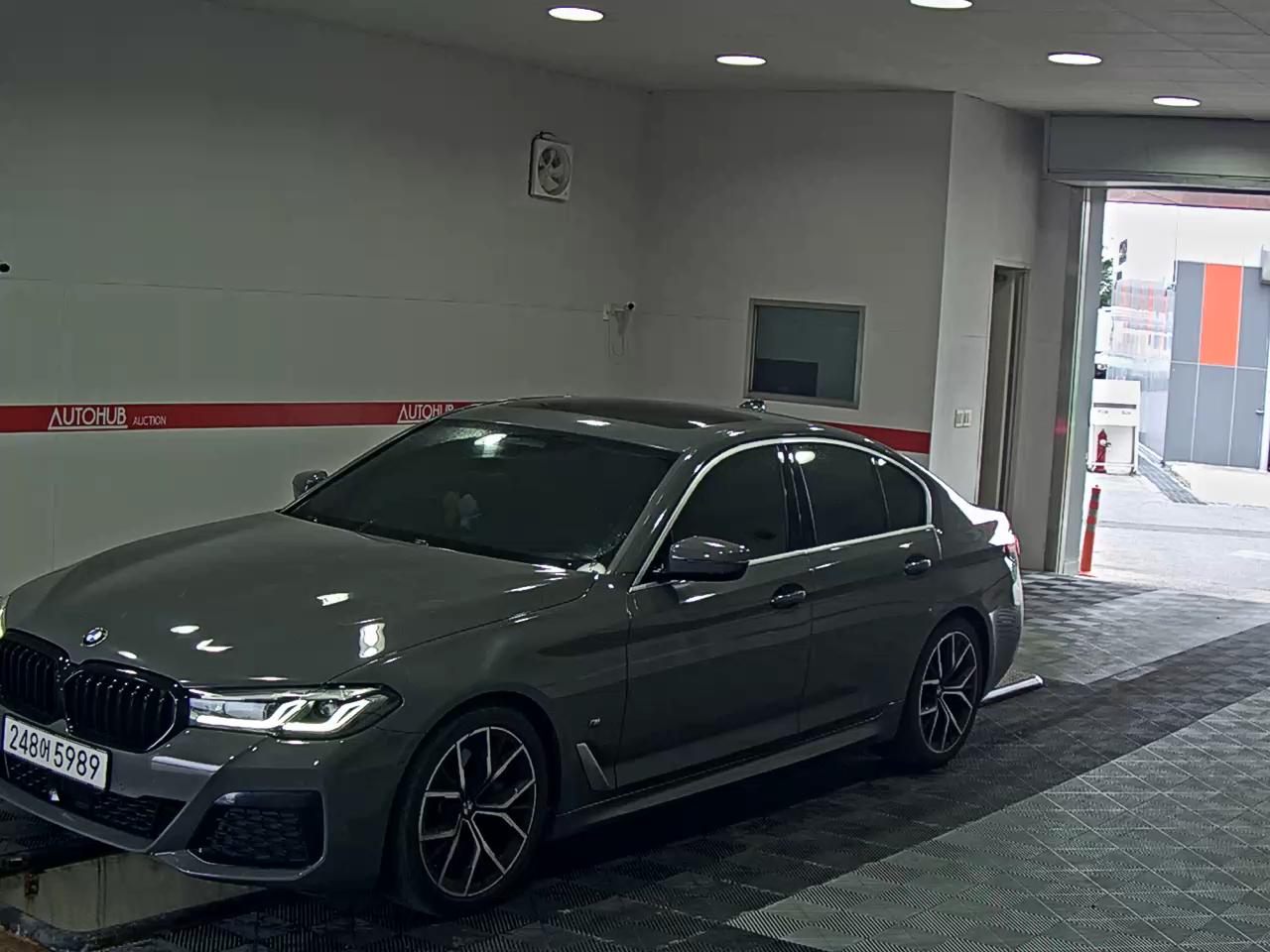 BMW 5 SERIES (7TH GEN) 530i M PACK