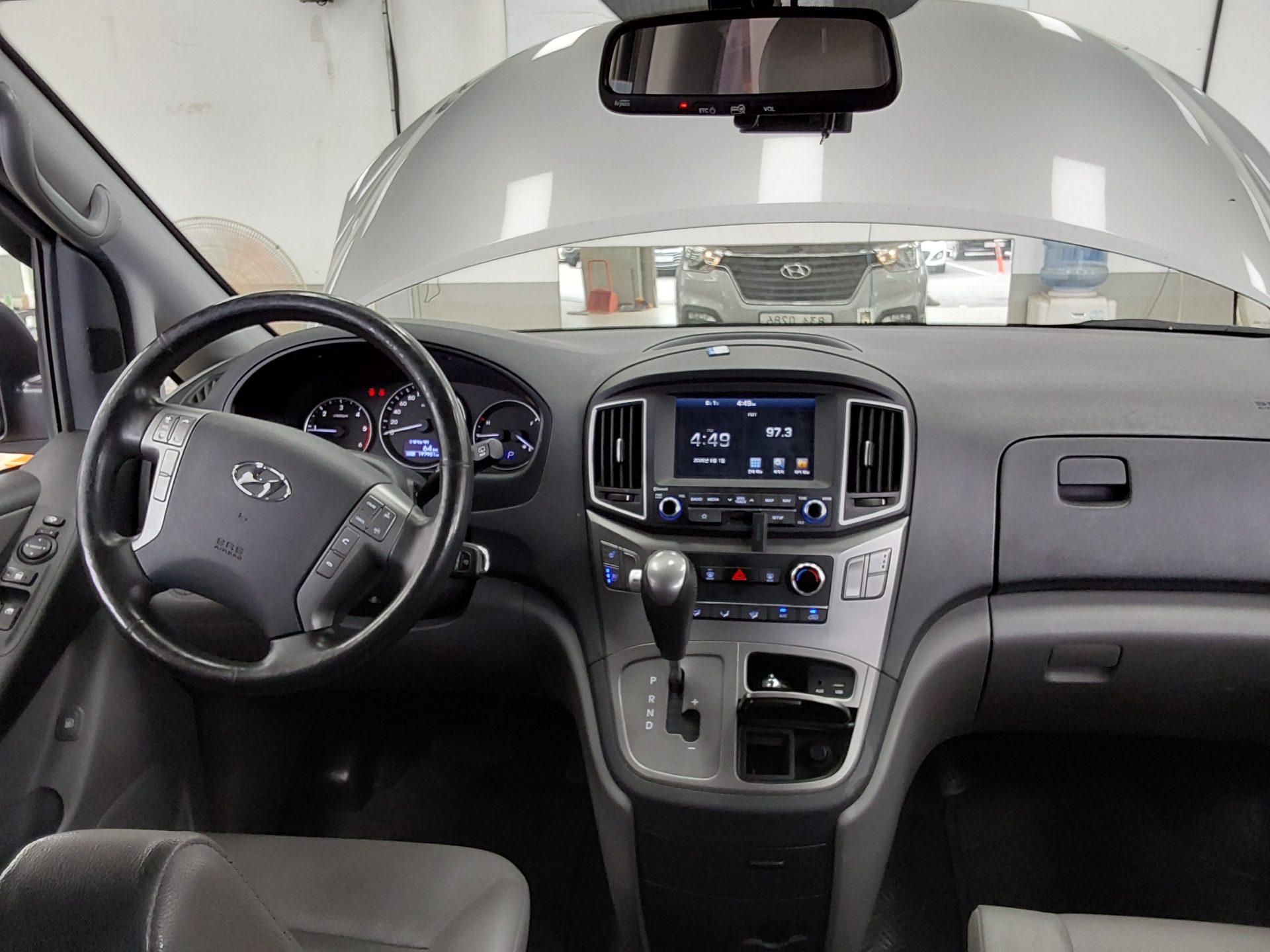 2019 - hyundai grand starex