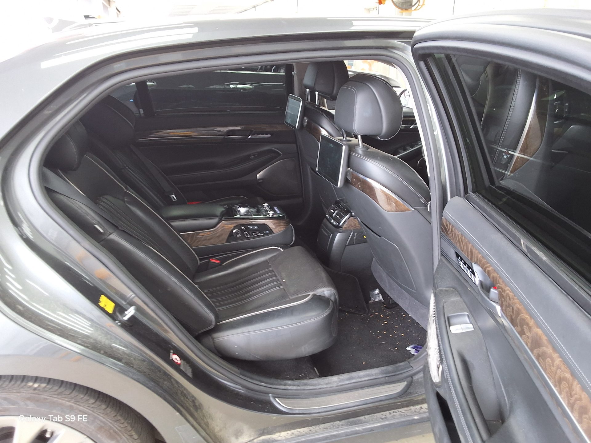 2018 - genesis eq900