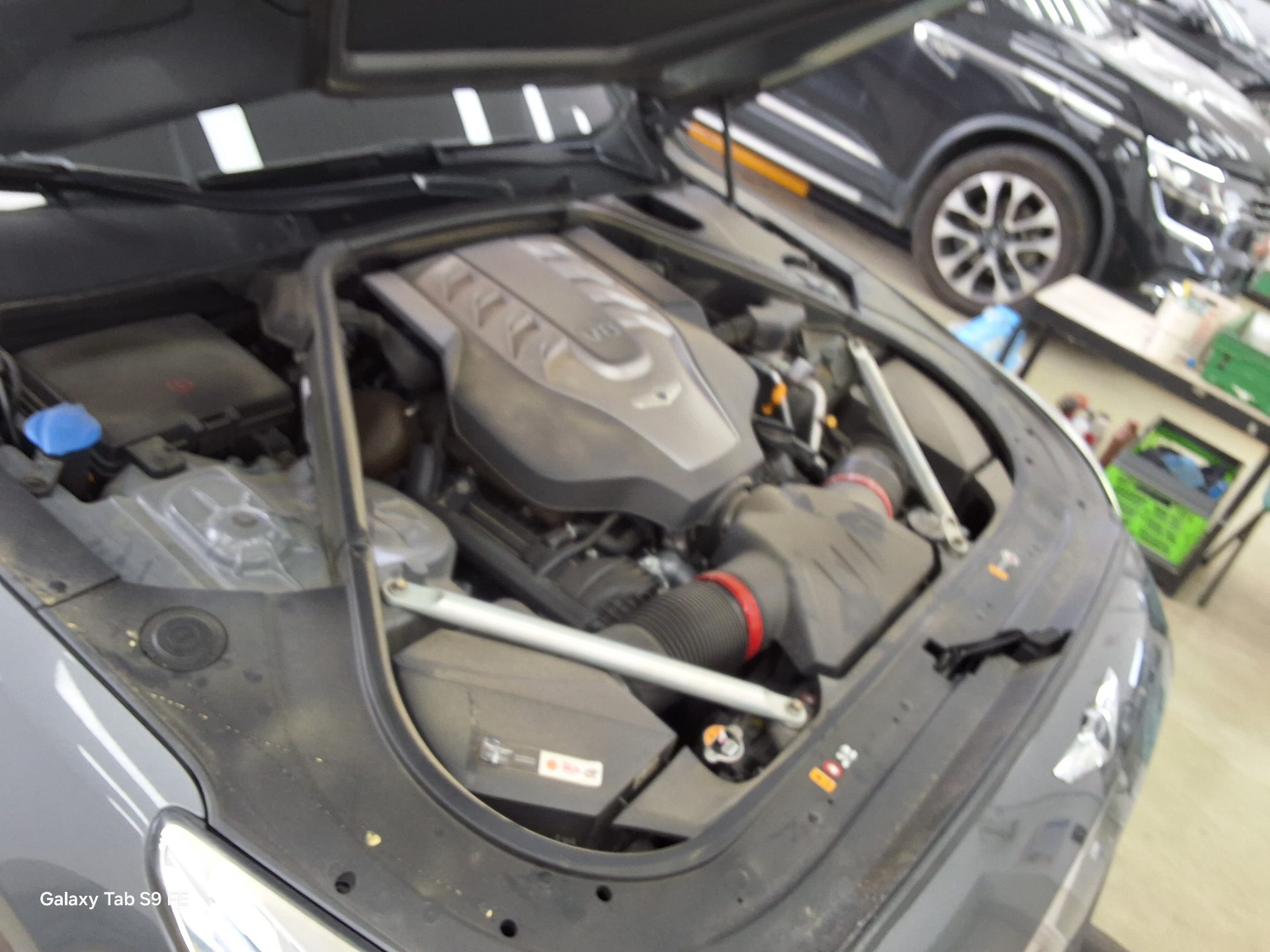 2018 - genesis eq900