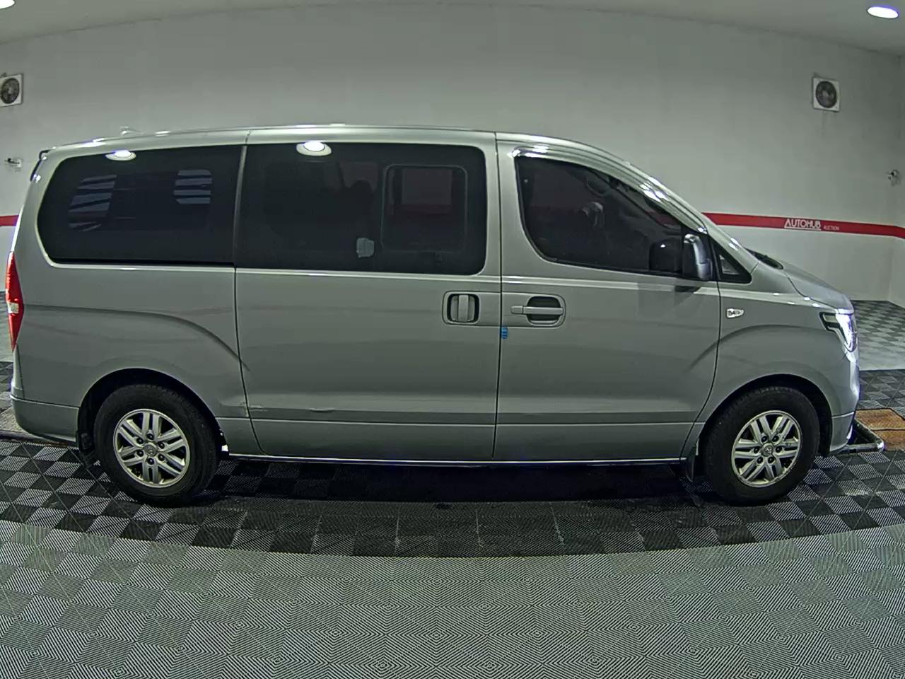 2019 - hyundai grand starex