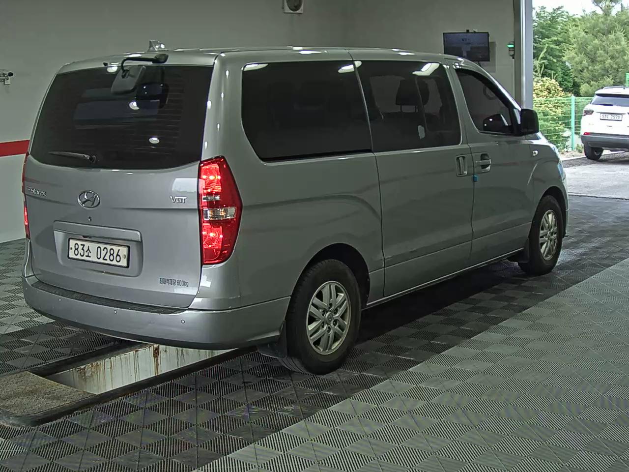 2019 - hyundai grand starex