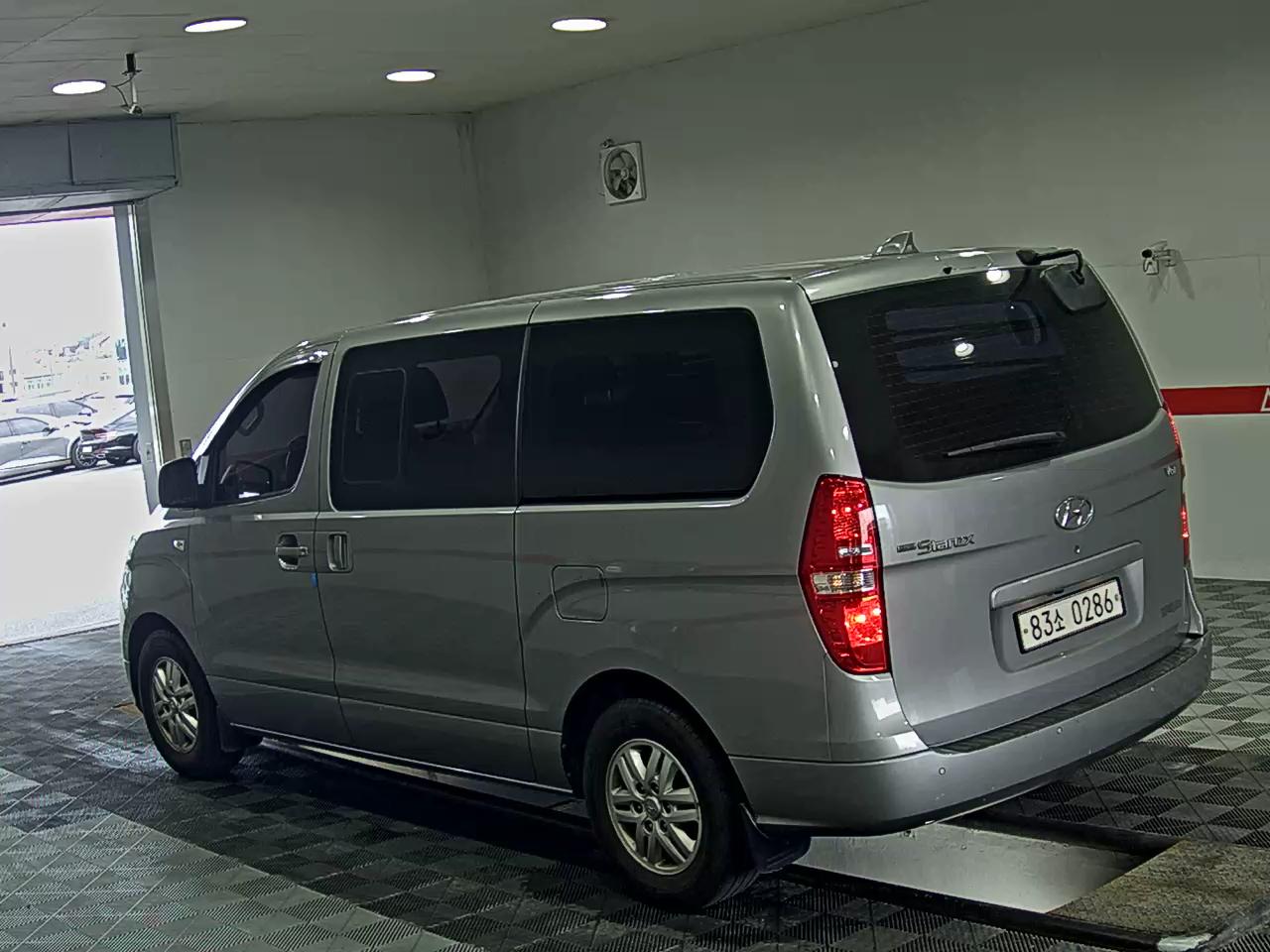 2019 - hyundai grand starex
