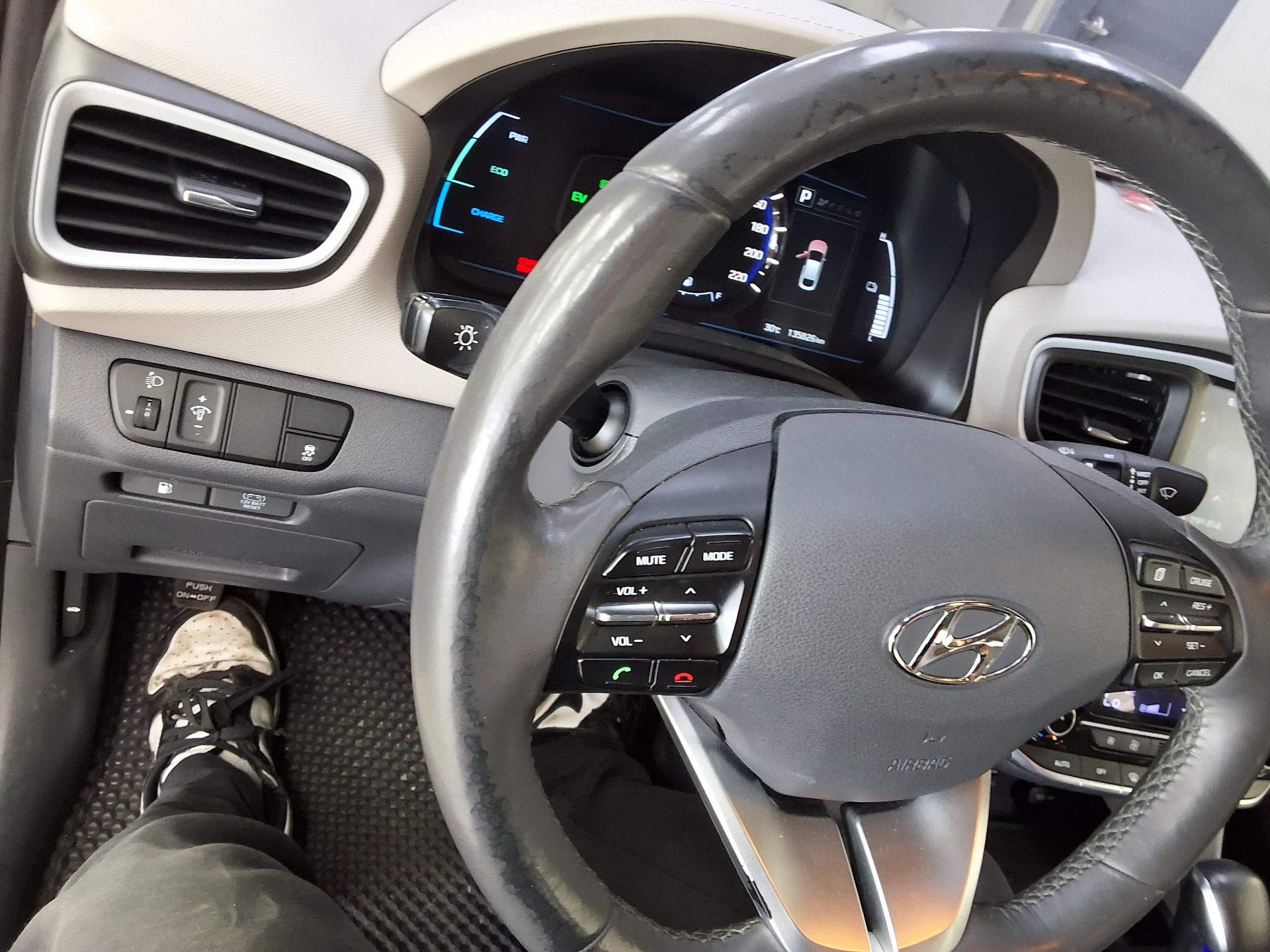 2018 - hyundai ioniq