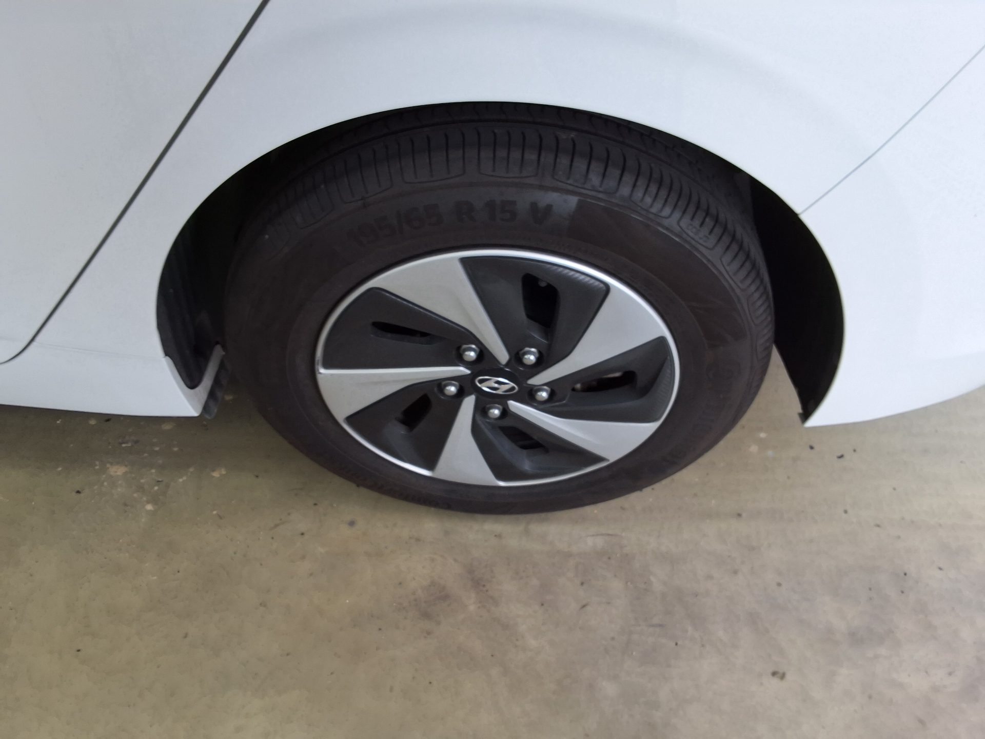 2018 - hyundai ioniq