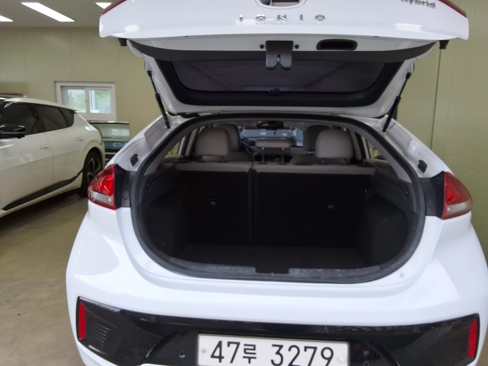 2018 - hyundai ioniq