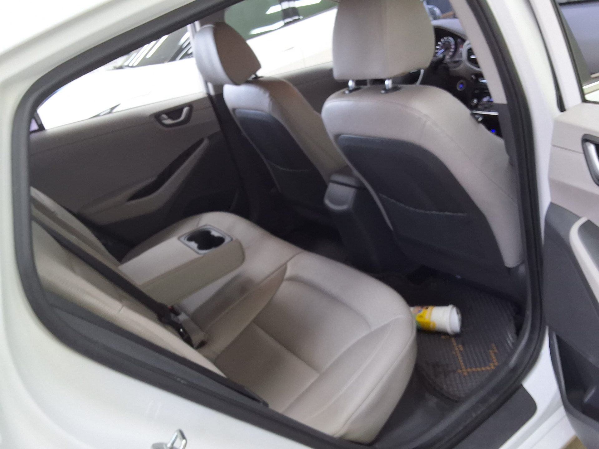 2018 - hyundai ioniq