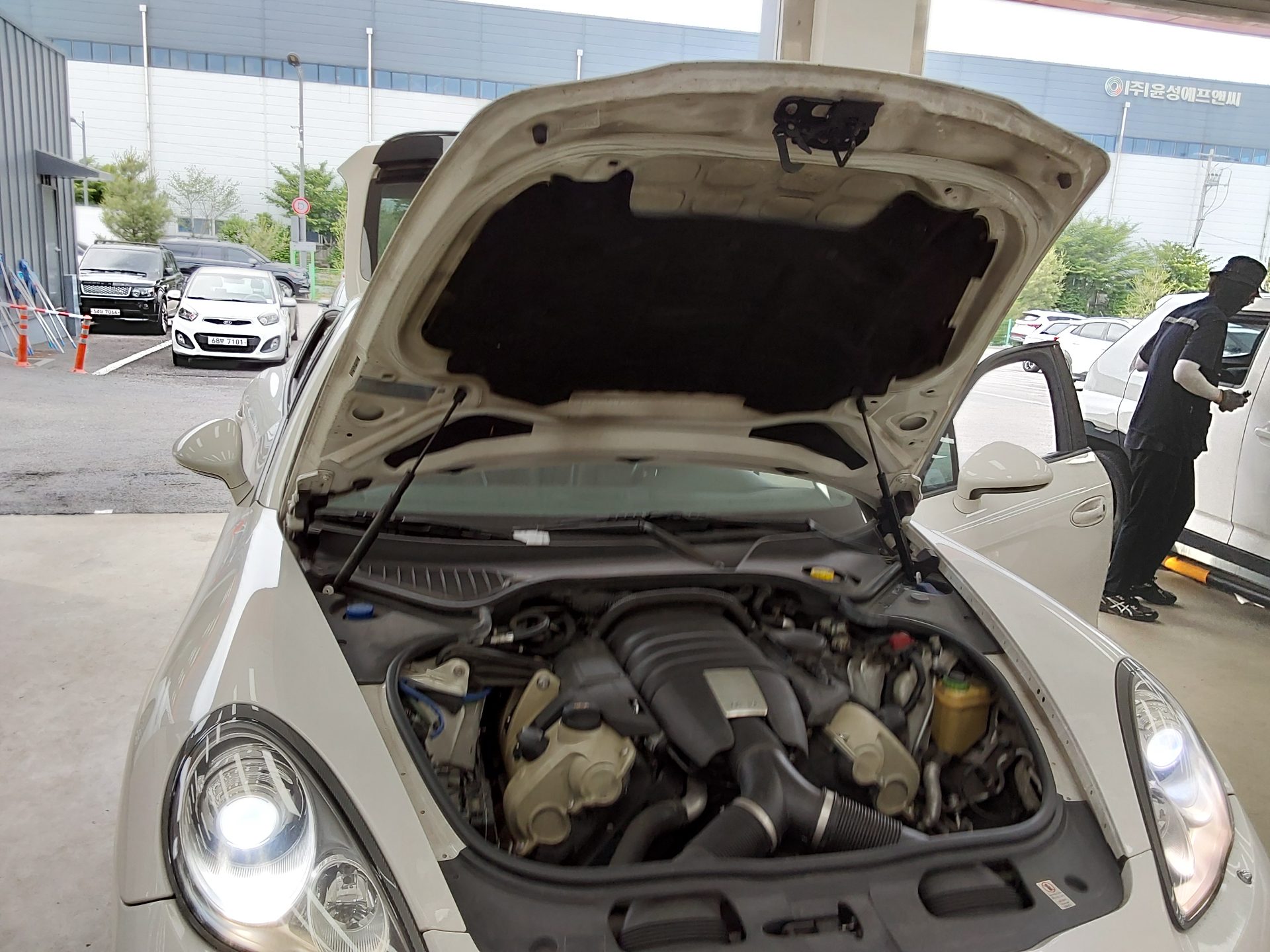 2012 - porsche panamera