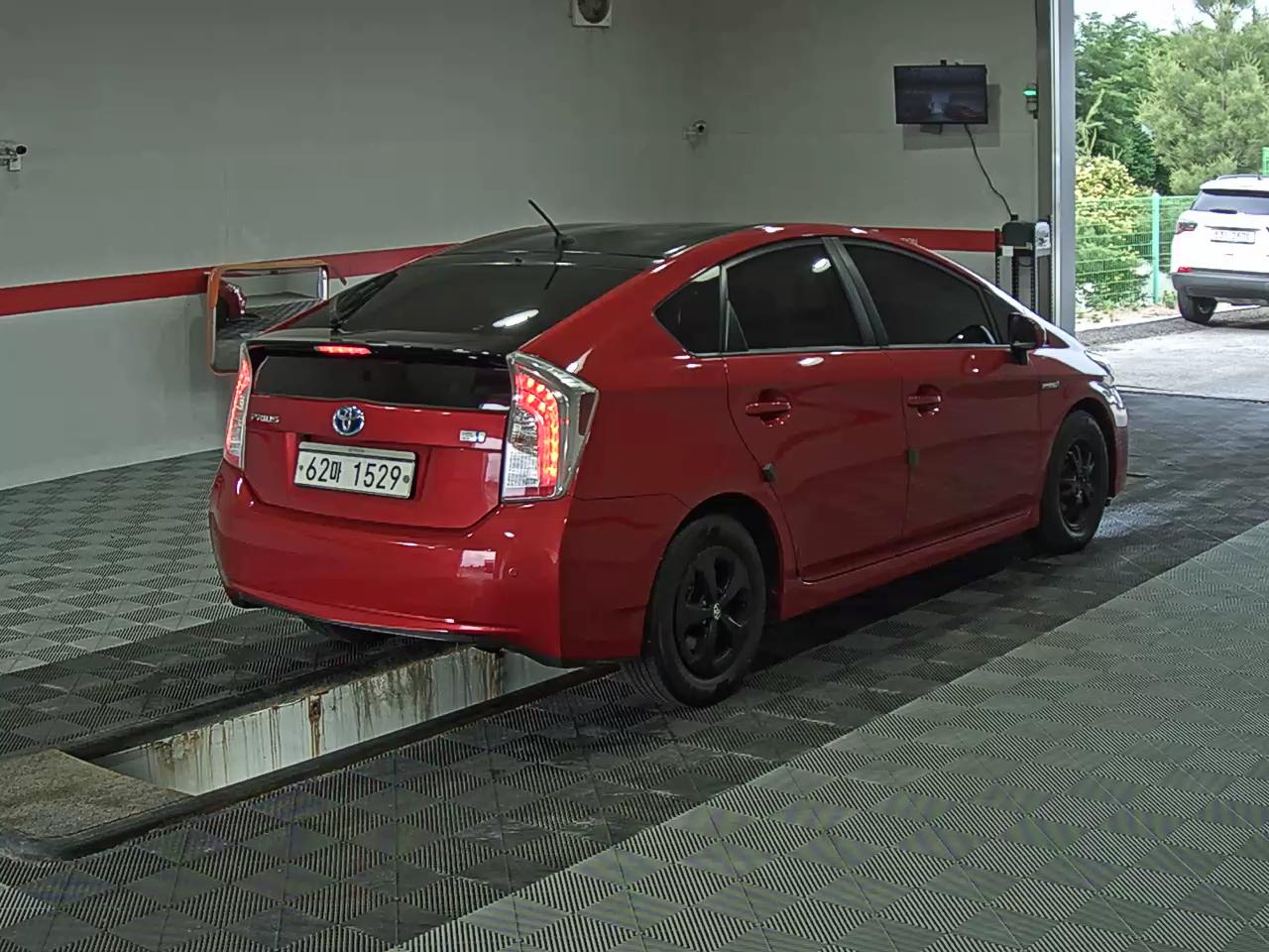 2014 - toyota prius