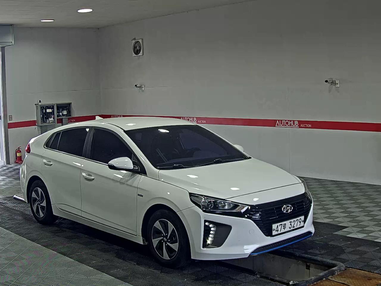 2018 - hyundai ioniq