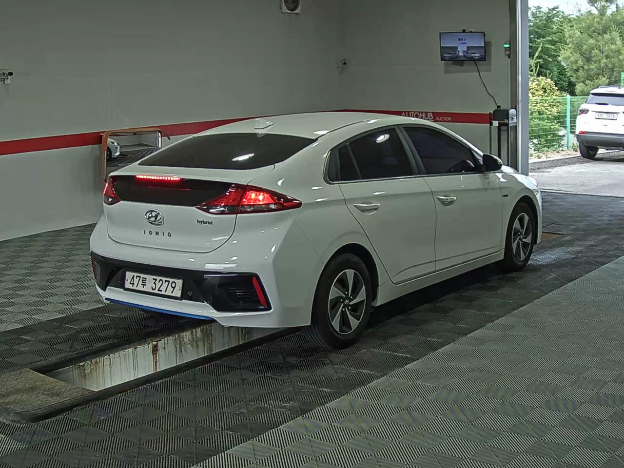 2018 - hyundai ioniq