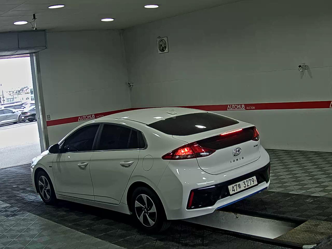 2018 - hyundai ioniq