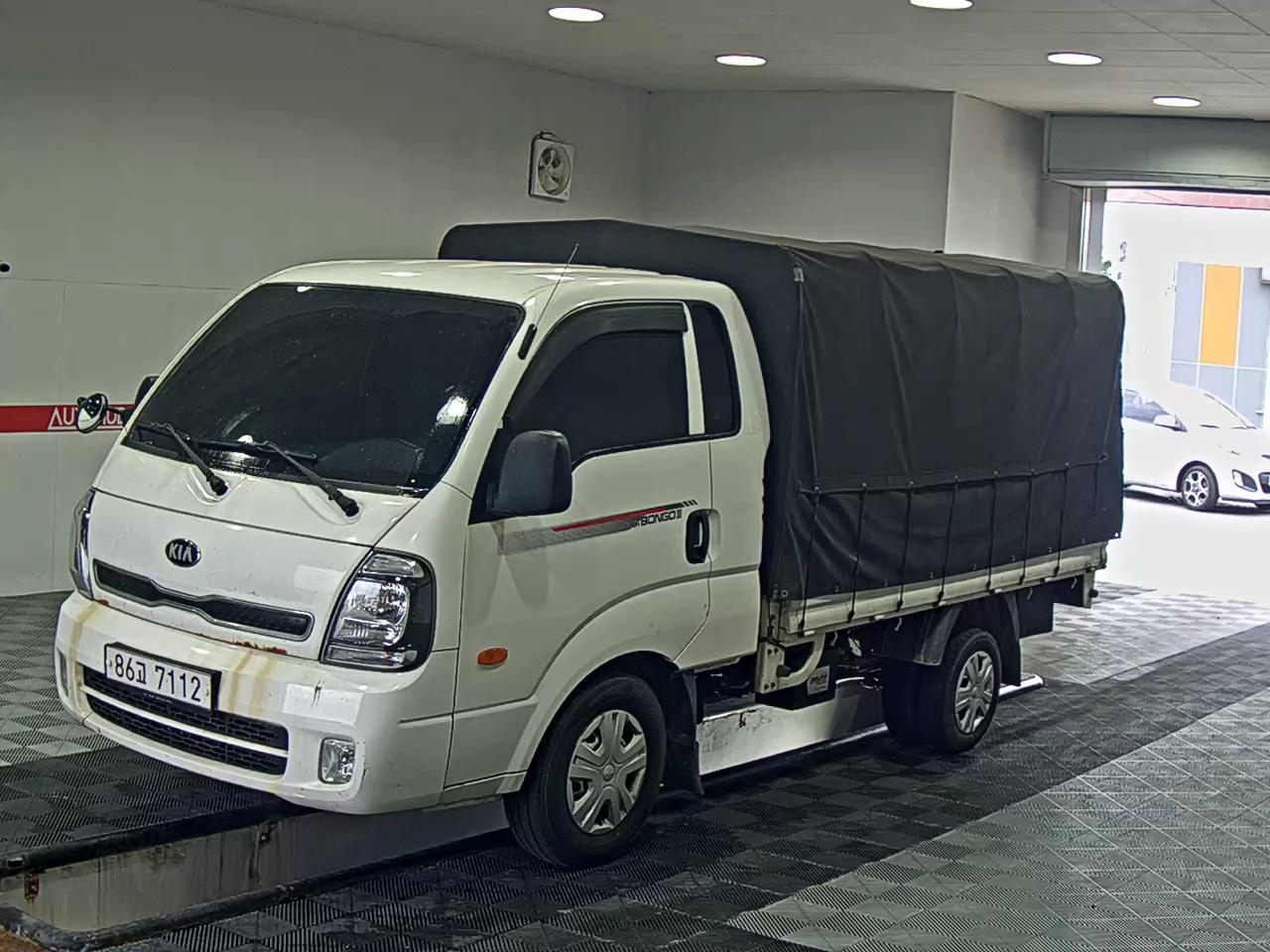 KIA BONGO III CARGO 1 TON KING CAB EXTRA WHEEBASE ITE