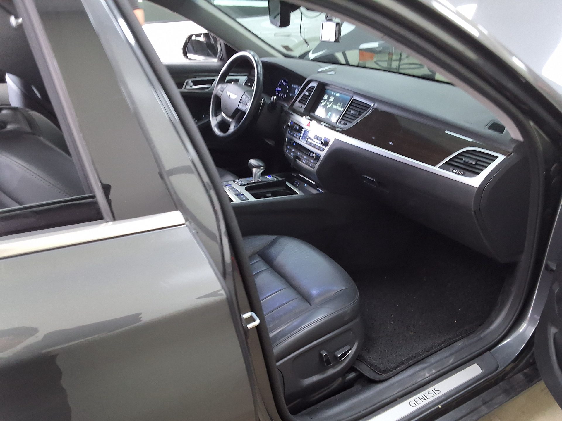 2018 - genesis g80