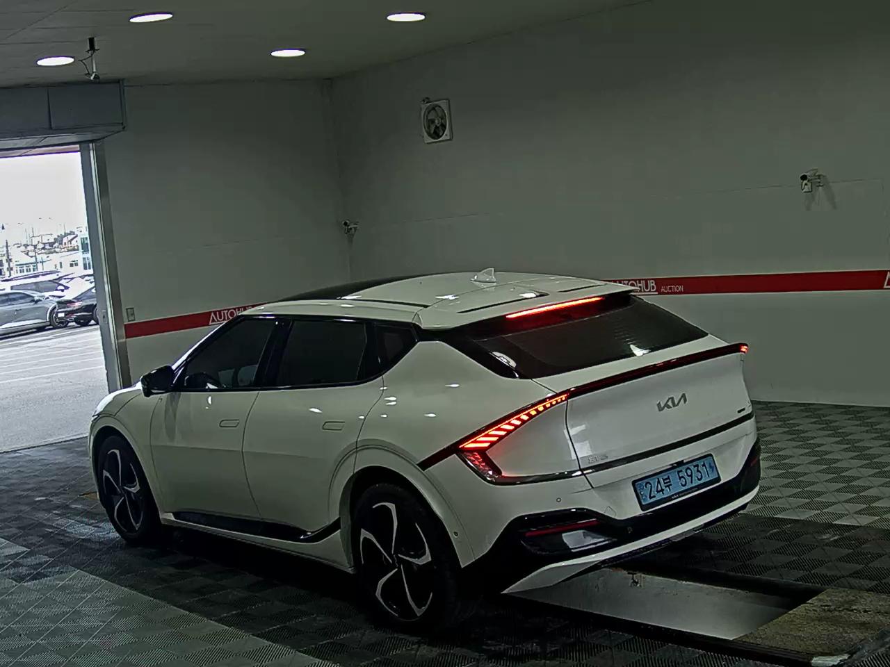 2023 - kia ev6