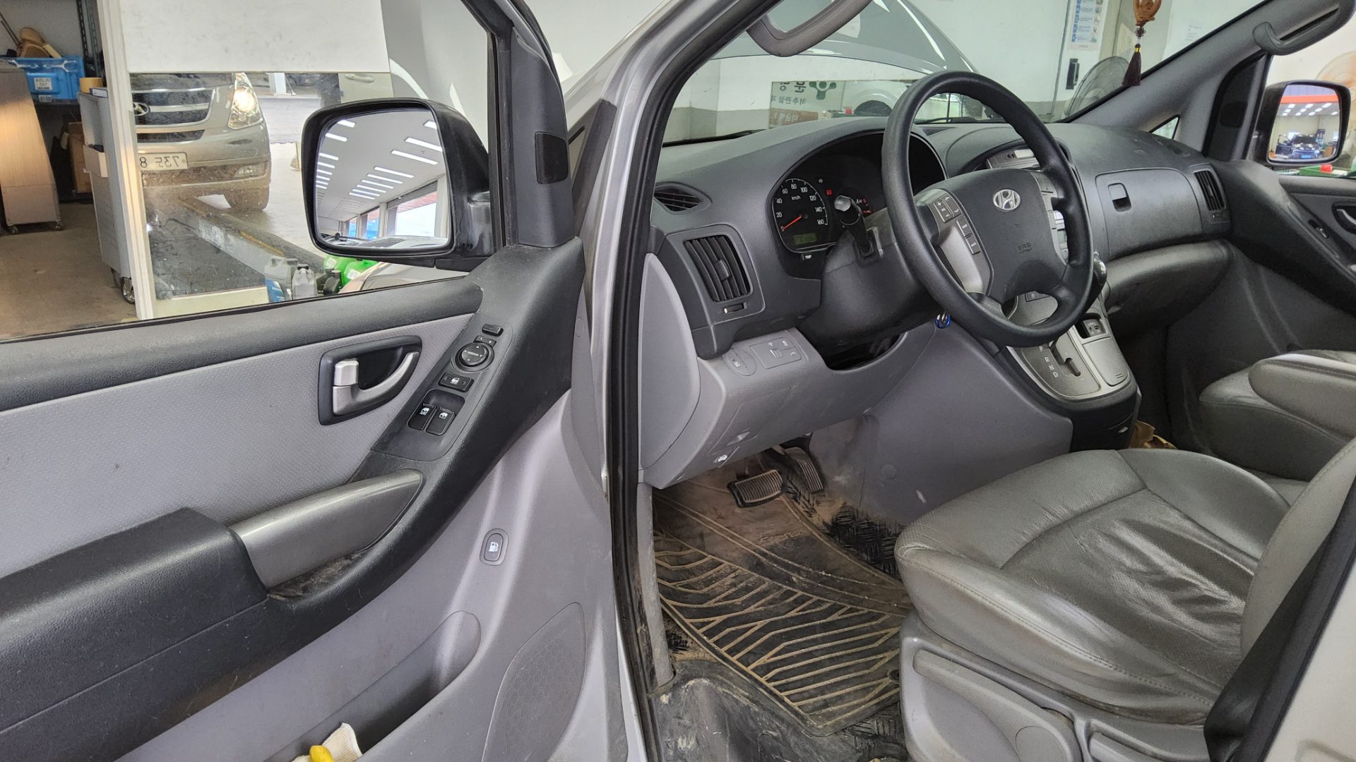 2016 - hyundai grand starex