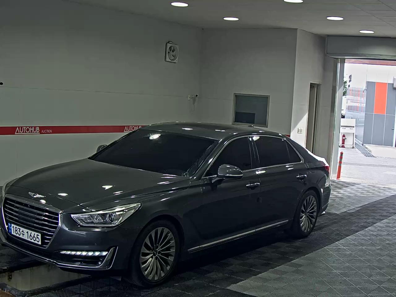 2018 - genesis eq900