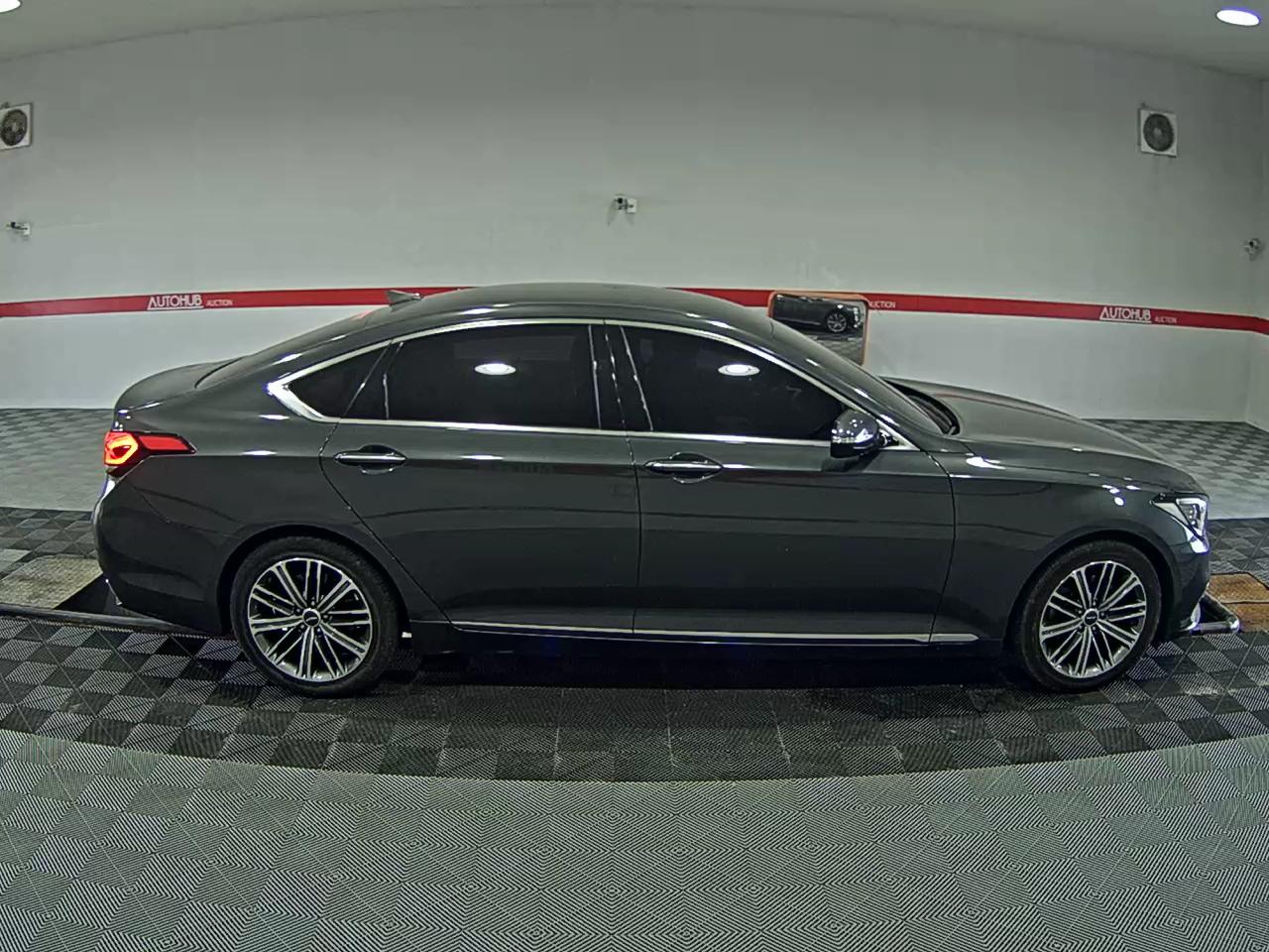 2018 - genesis g80