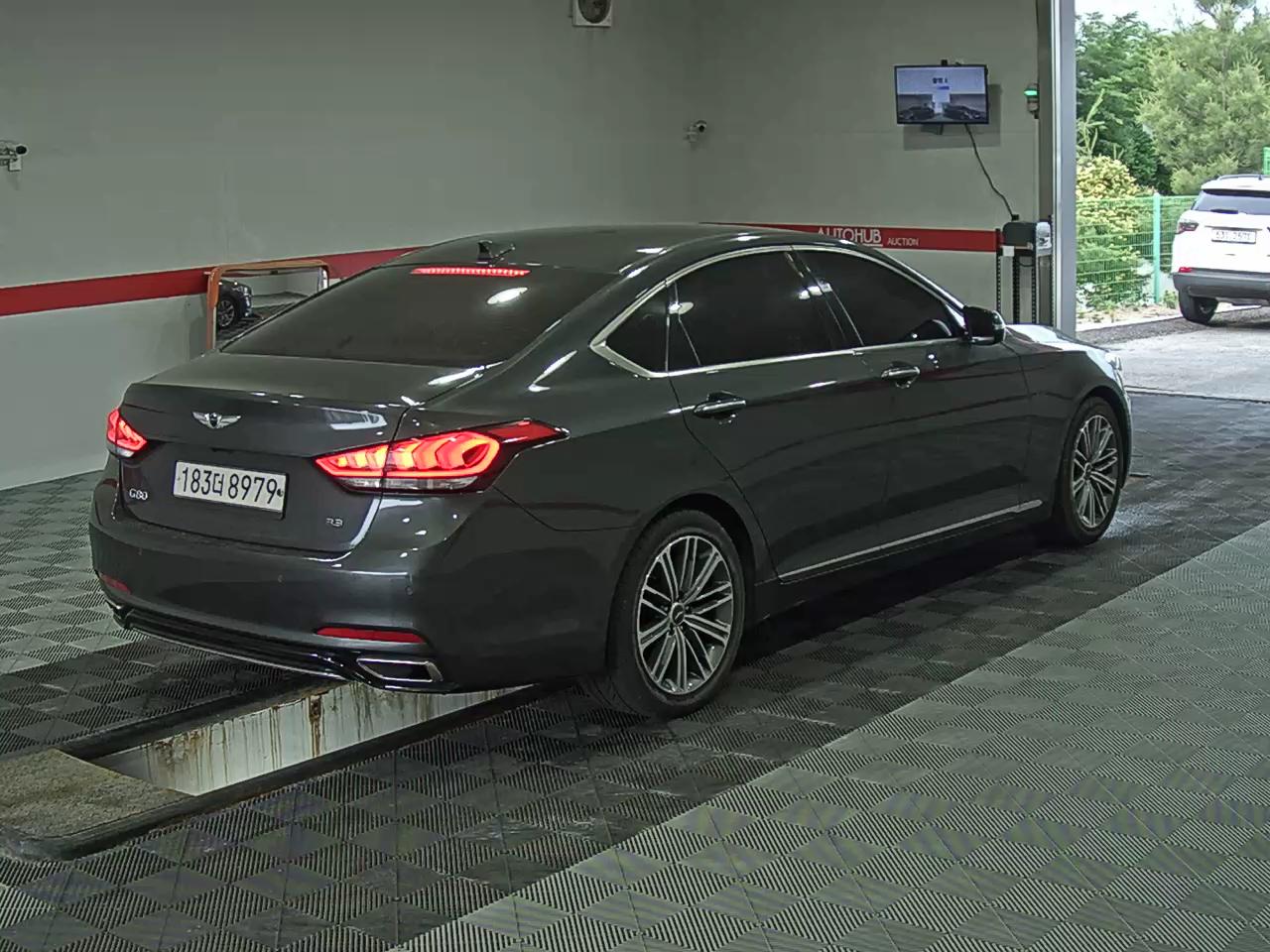 2018 - genesis g80
