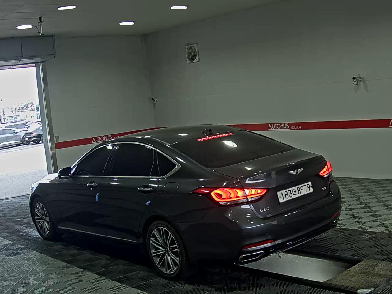 2018 - genesis g80