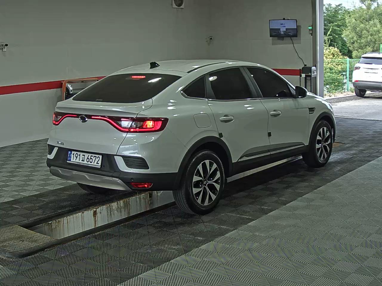 2023 - renault xm3