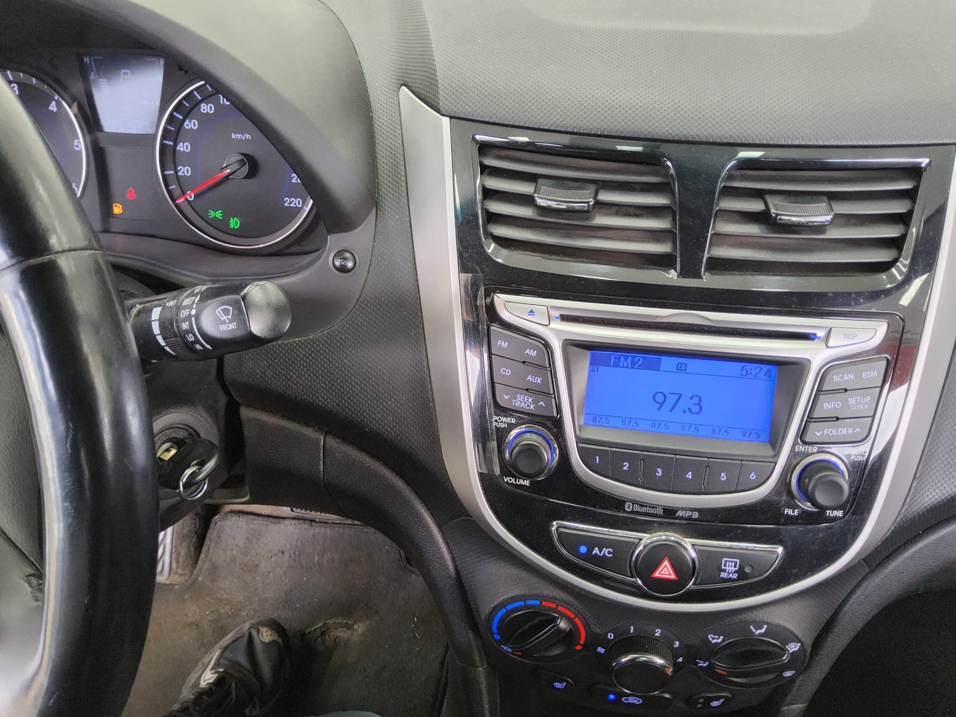 2015 - hyundai accent