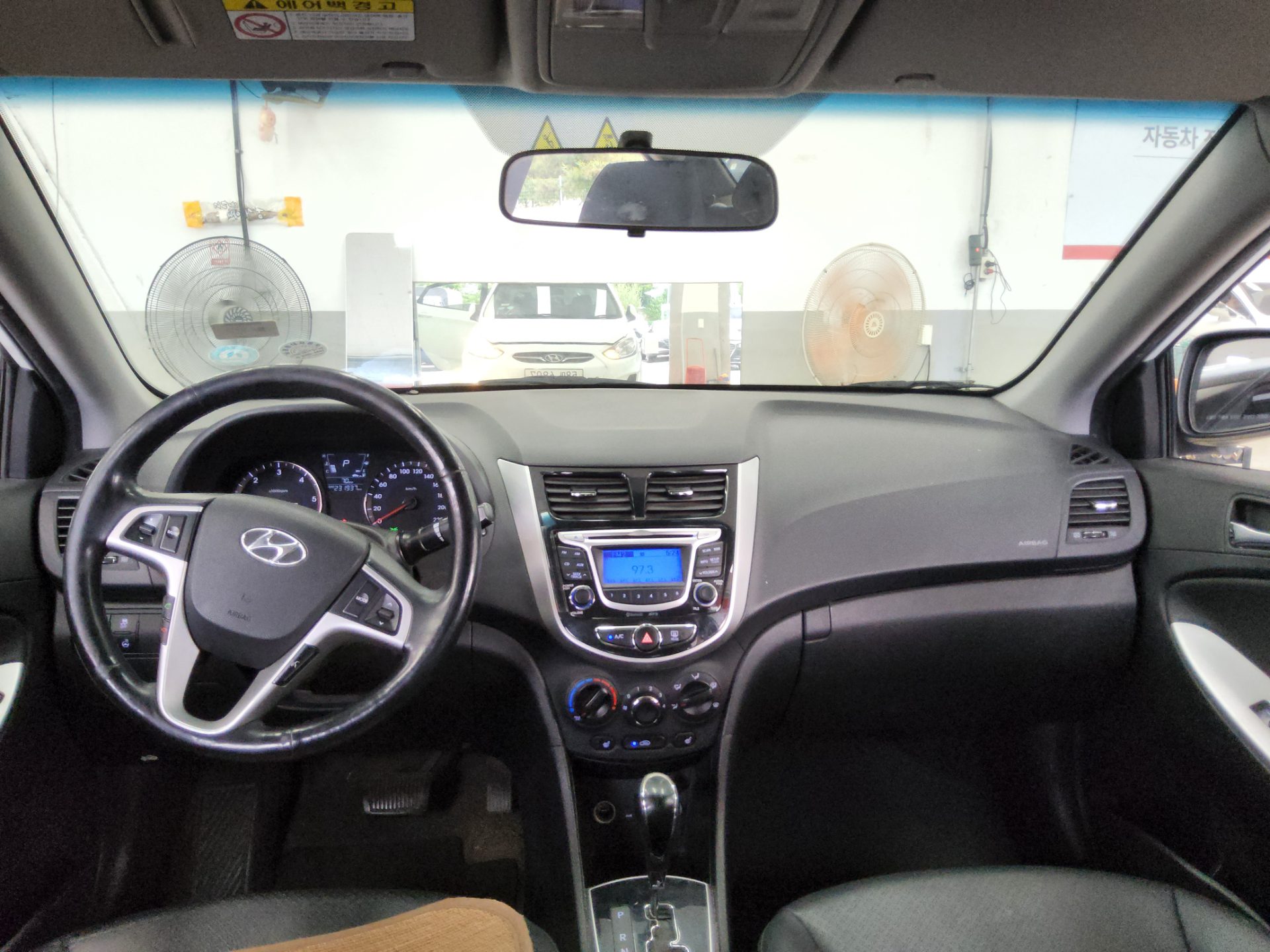 2015 - hyundai accent