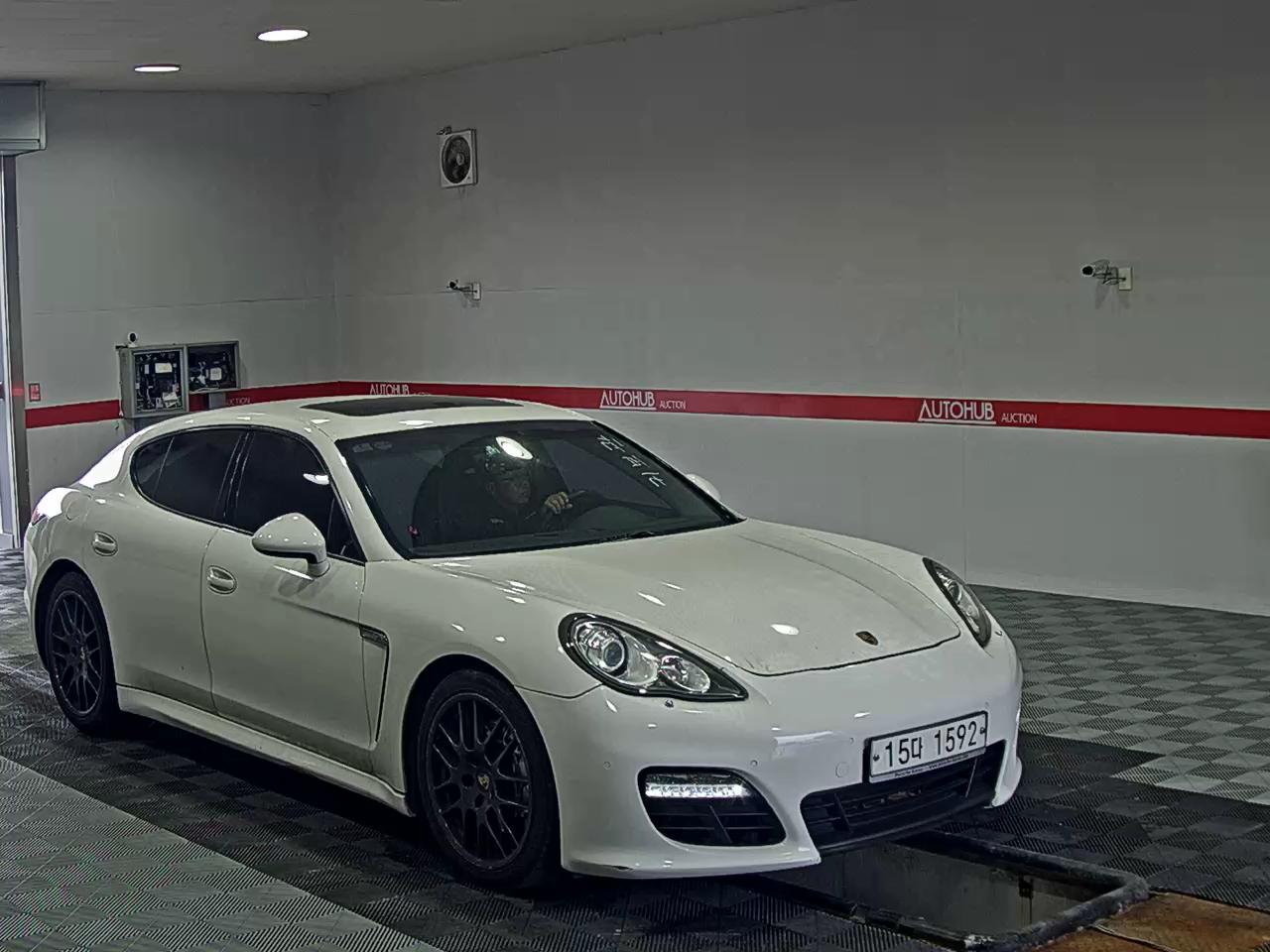 2012 - porsche panamera