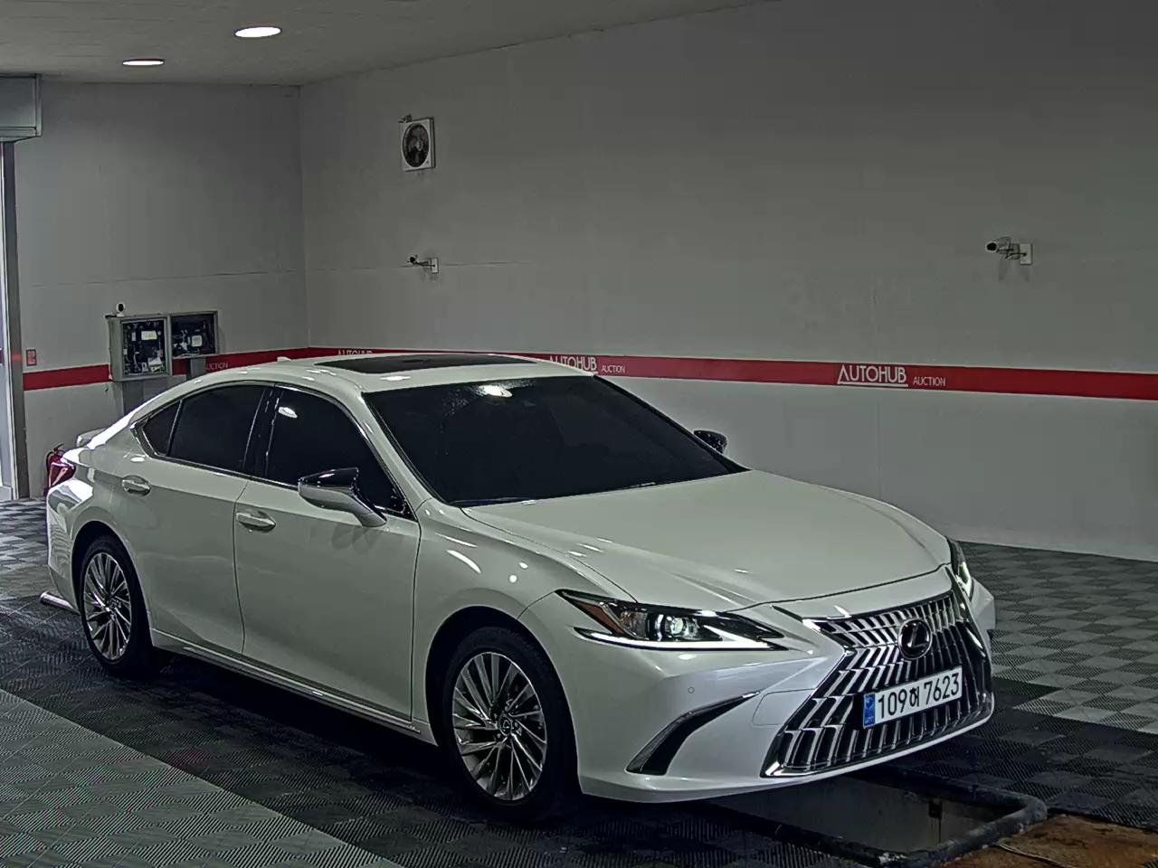 2026 - lexus es