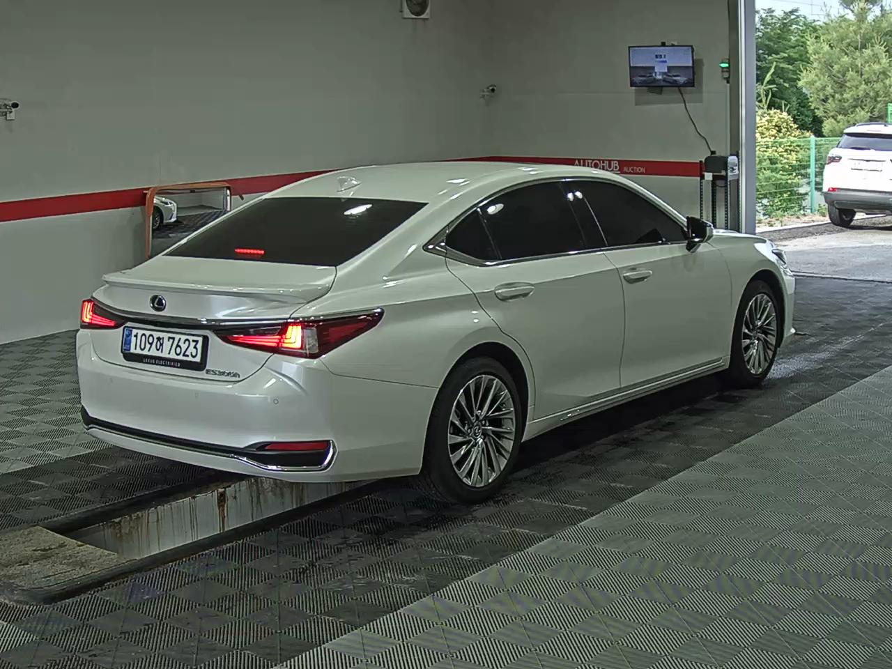 2026 - lexus es