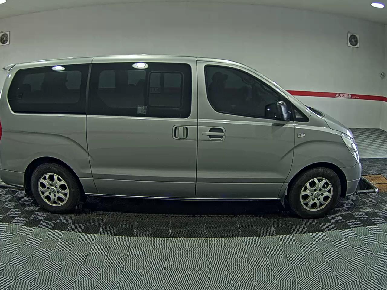 2016 - hyundai grand starex