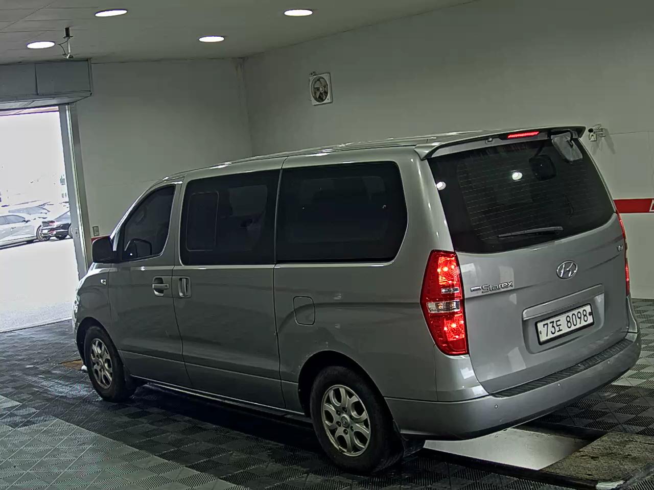 2016 - hyundai grand starex
