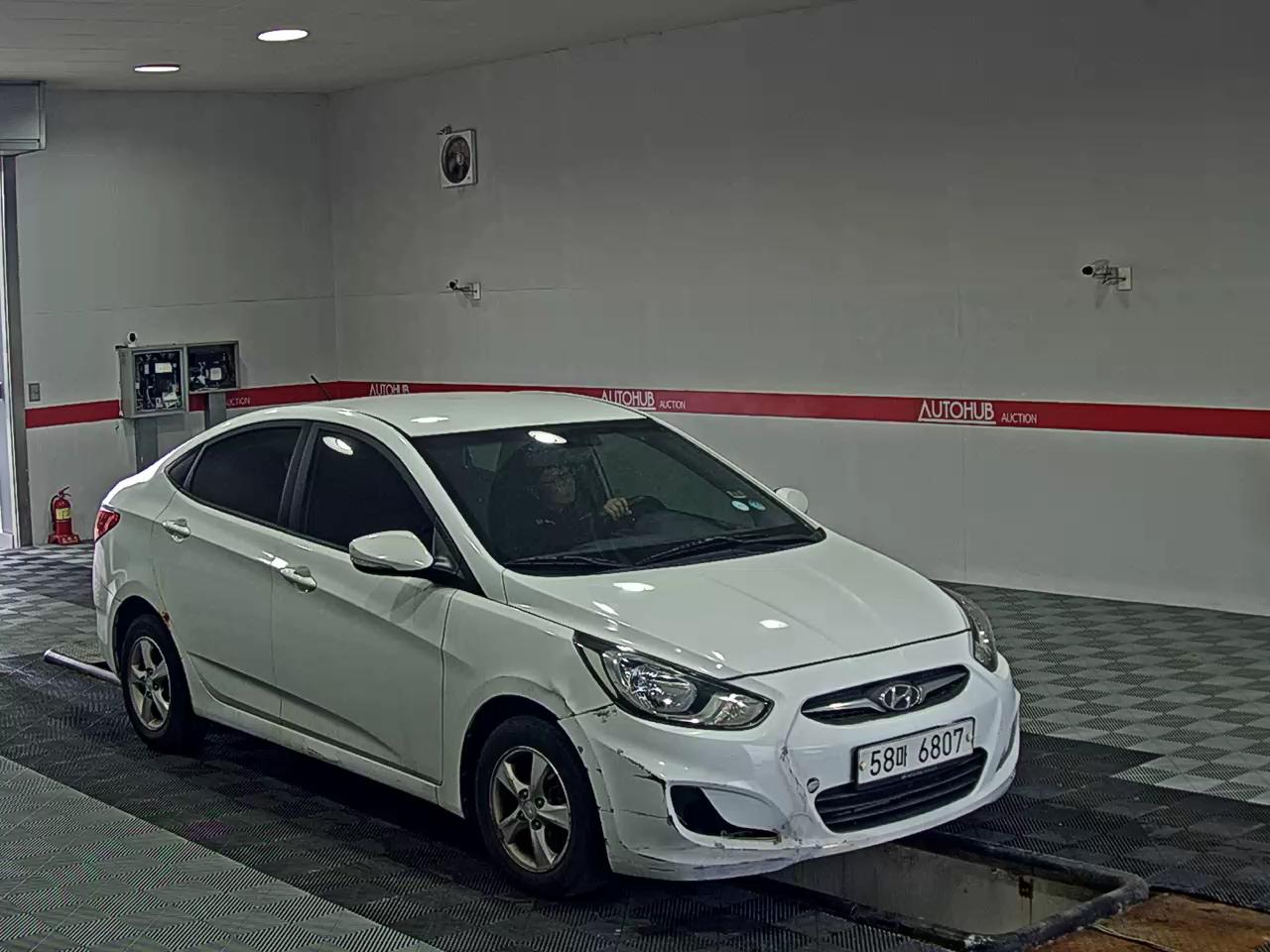 2015 - hyundai accent