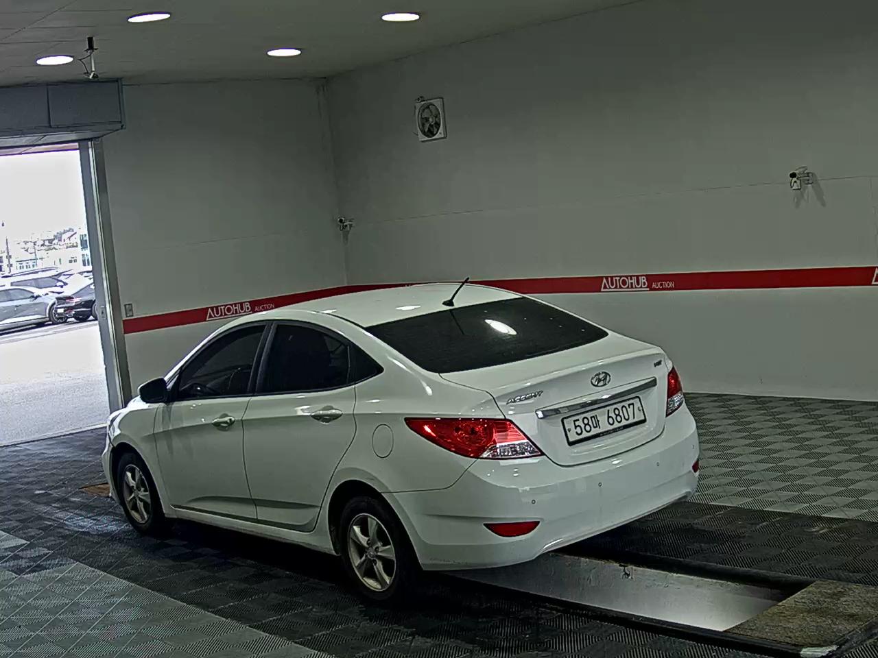 2015 - hyundai accent