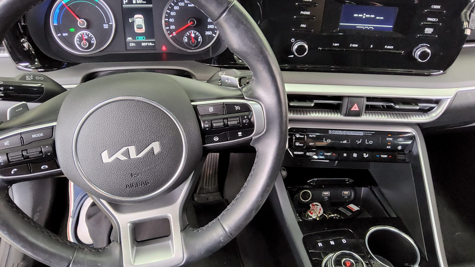 2022 - kia k5