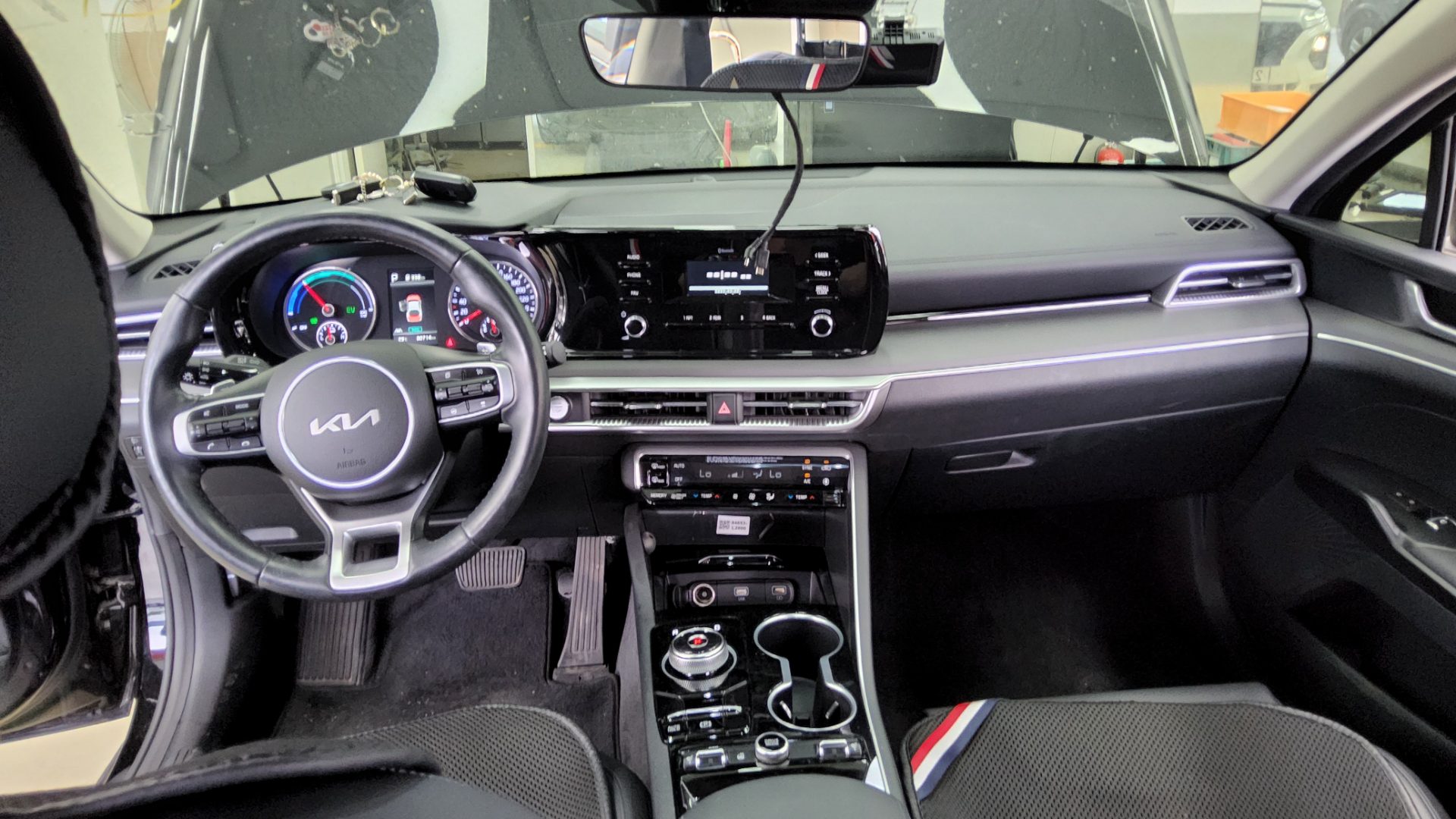 2022 - kia k5