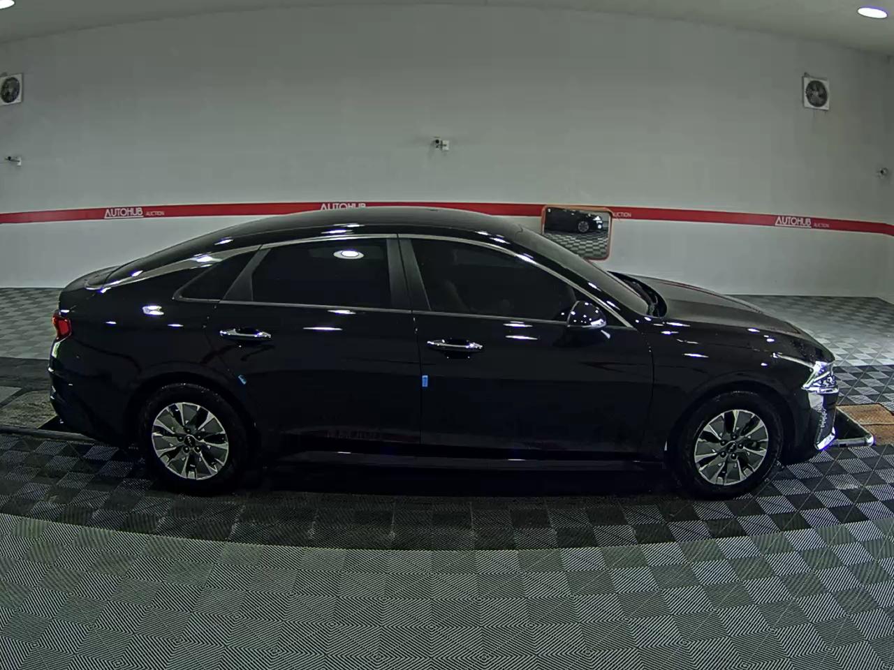 2022 - kia k5