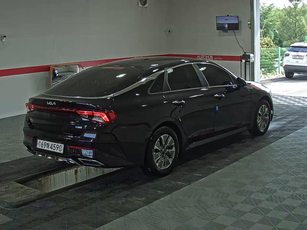 2022 - kia k5