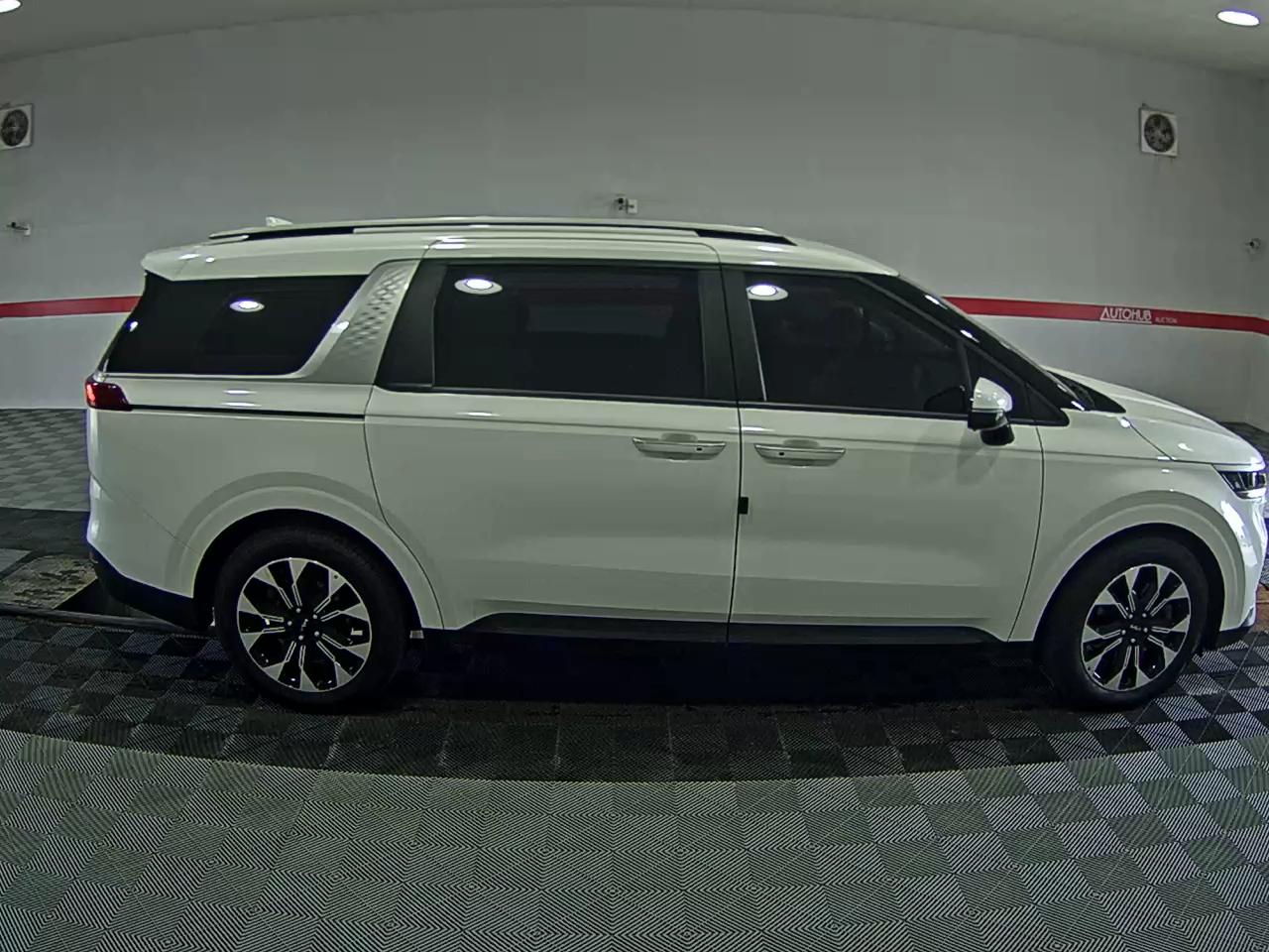 2023 - kia carnival