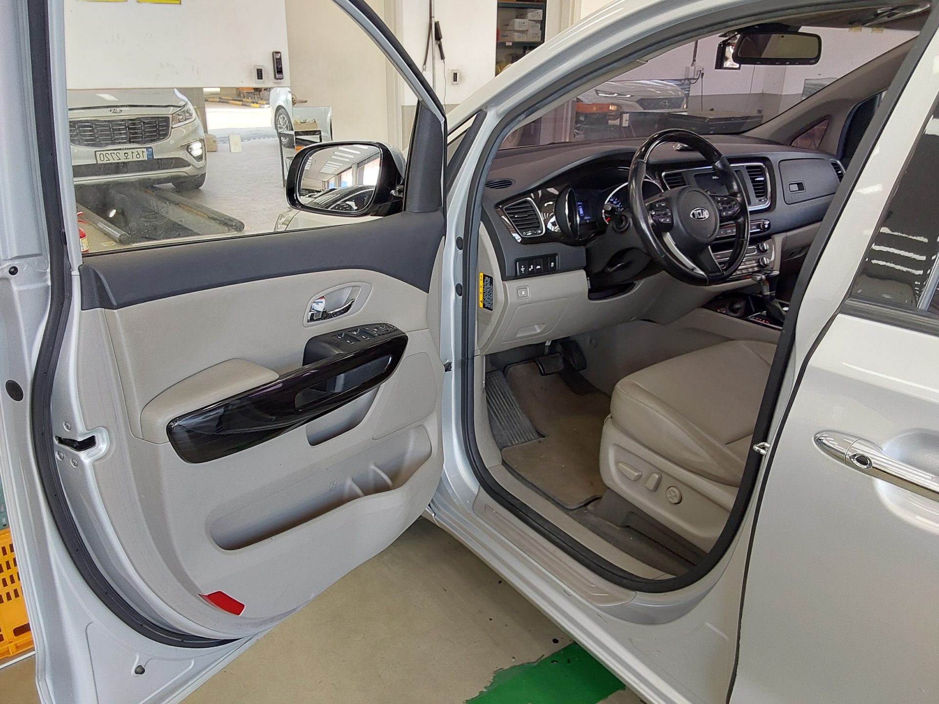 2019 - kia carnival
